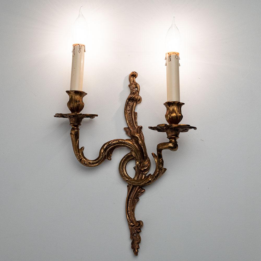 1920s Pair of Bronze Louis XVI Style Wall lights 10
