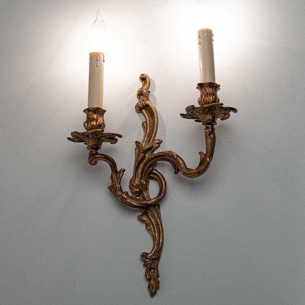 1920s Pair of Bronze Louis XVI Style Wall lights 11