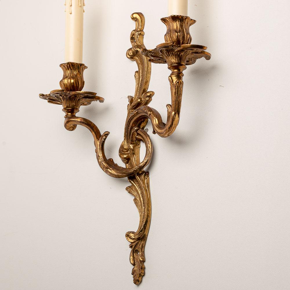 French 1920s Pair of Bronze Louis XVI Style Wall lights
