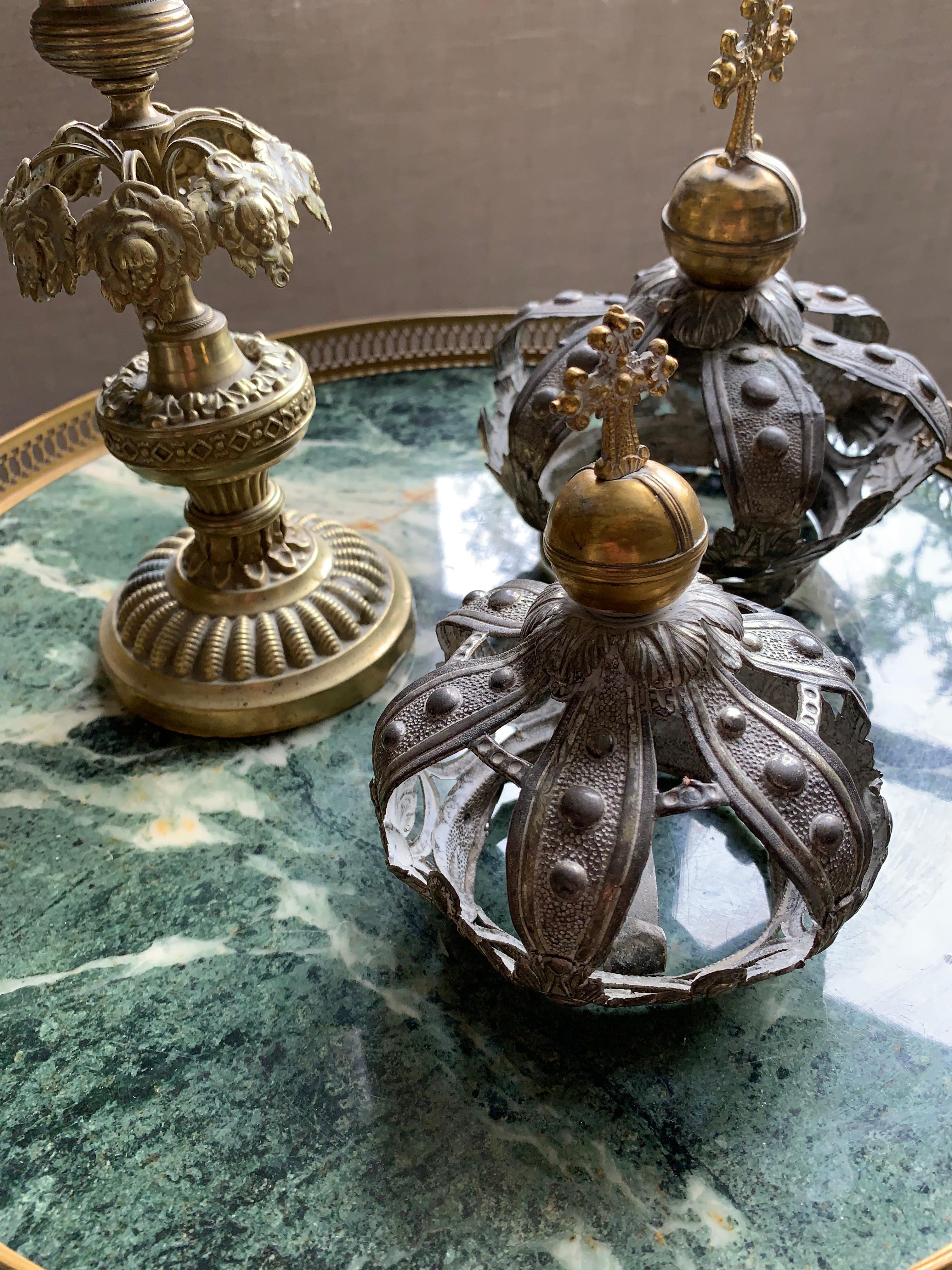 1920s pair of Danish marble & brass gallery painted tables For Sale 3
