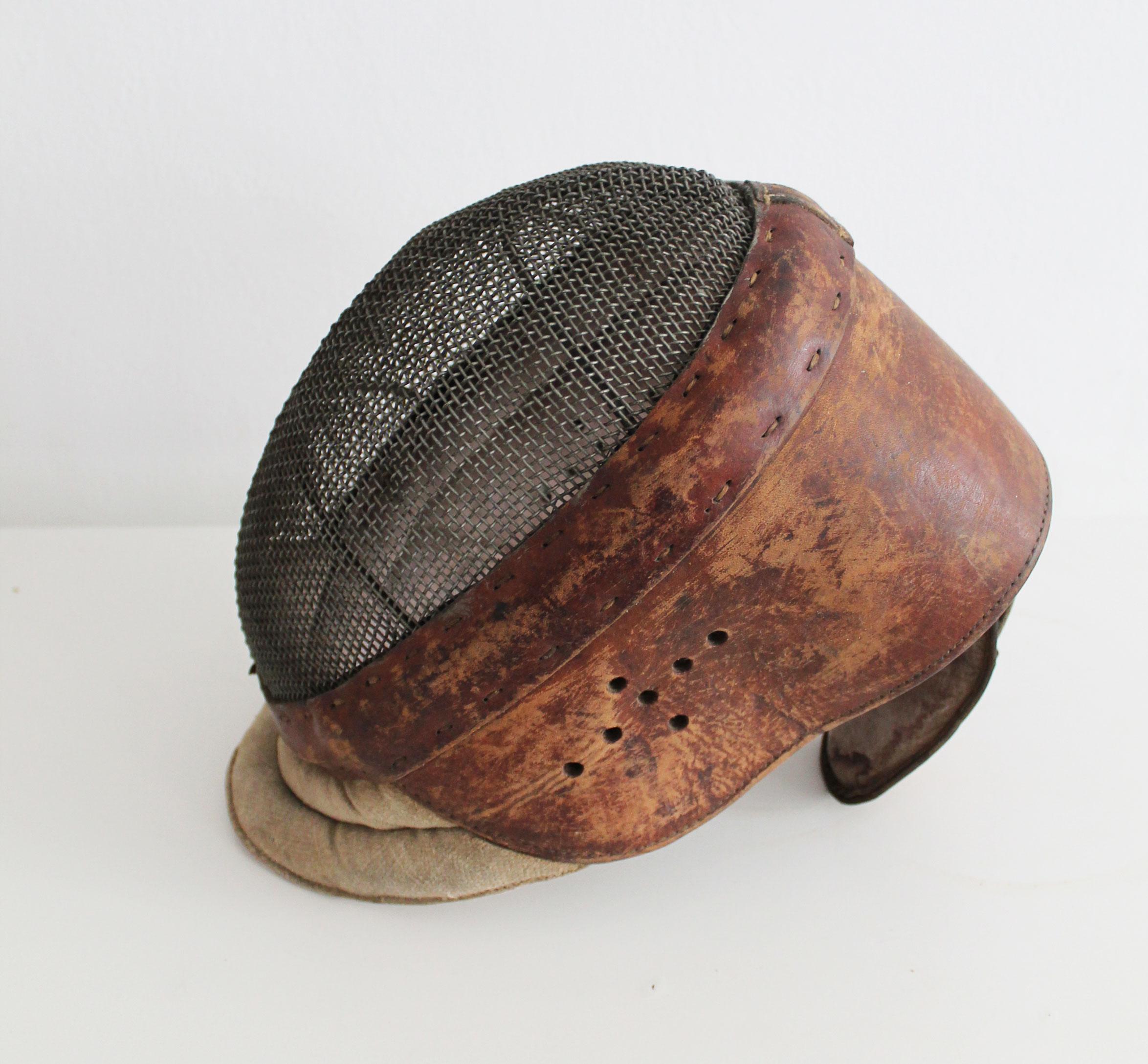 1920's Pair of Fencing Masks In Good Condition For Sale In Brno, CZ