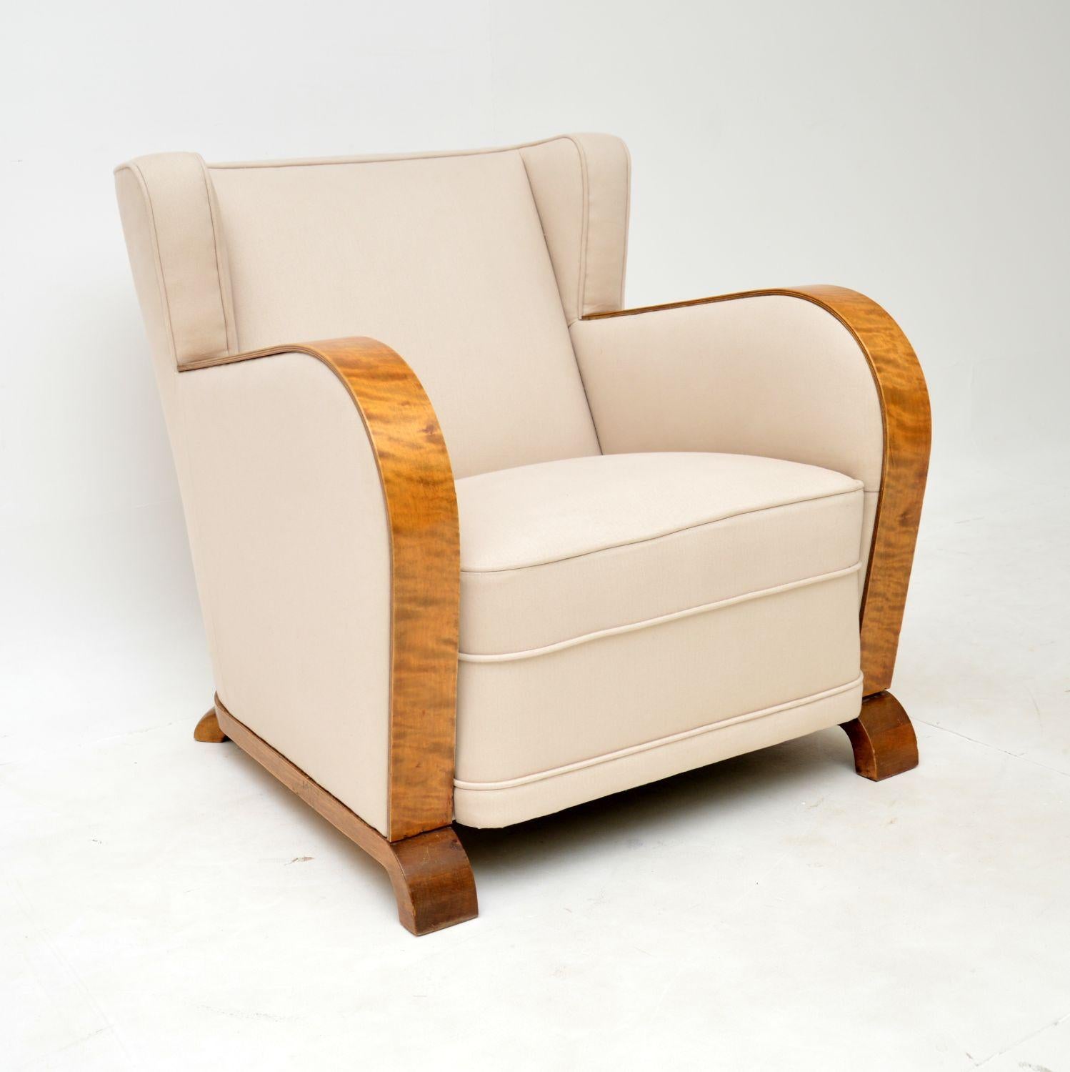 Early 20th Century 1920's Pair of Finnish Art Deco Satin Birch Armchairs For Sale