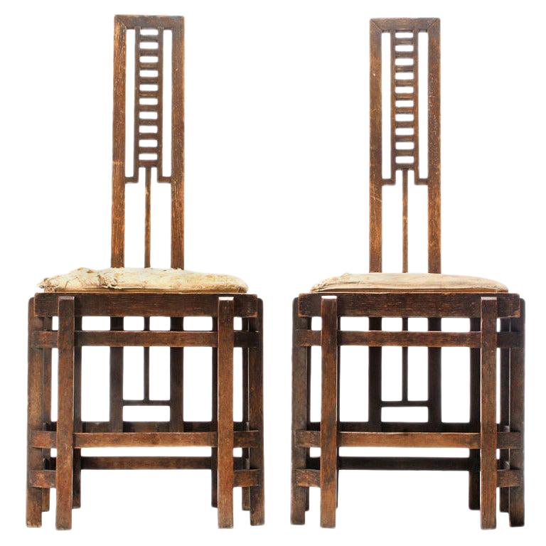 Paire de chaises modernistes à dossier à barreaux des années 1920 attribuées à Josef Urban