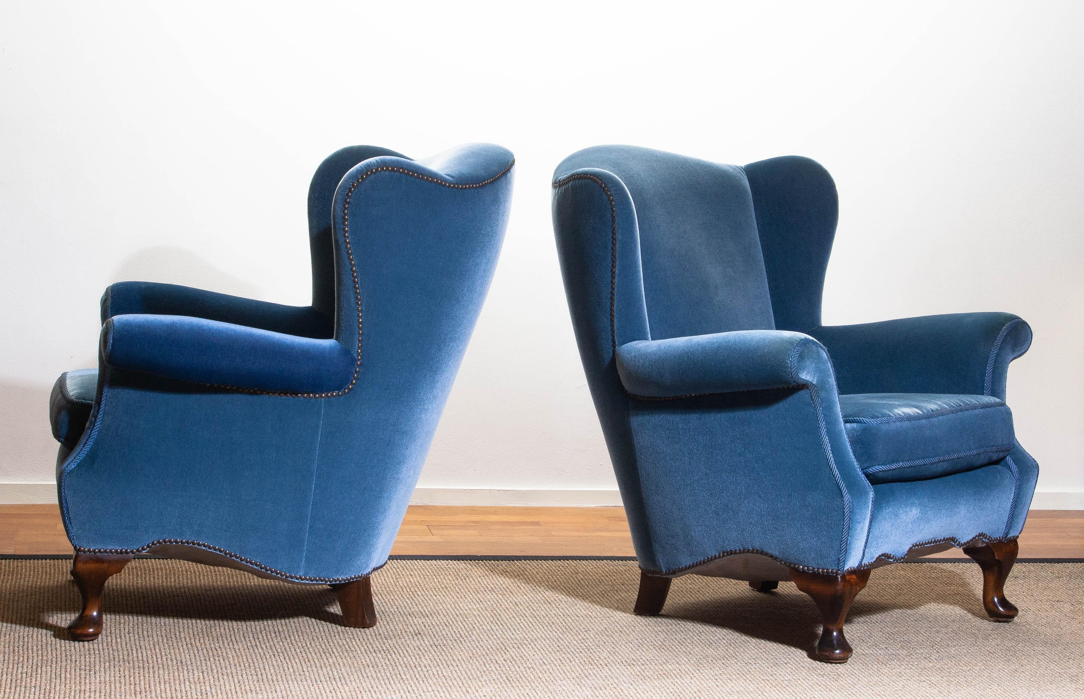 1920s, Pair of Romantic Swedish Blue Velvet Wingback Club / Lounge Chairs 5