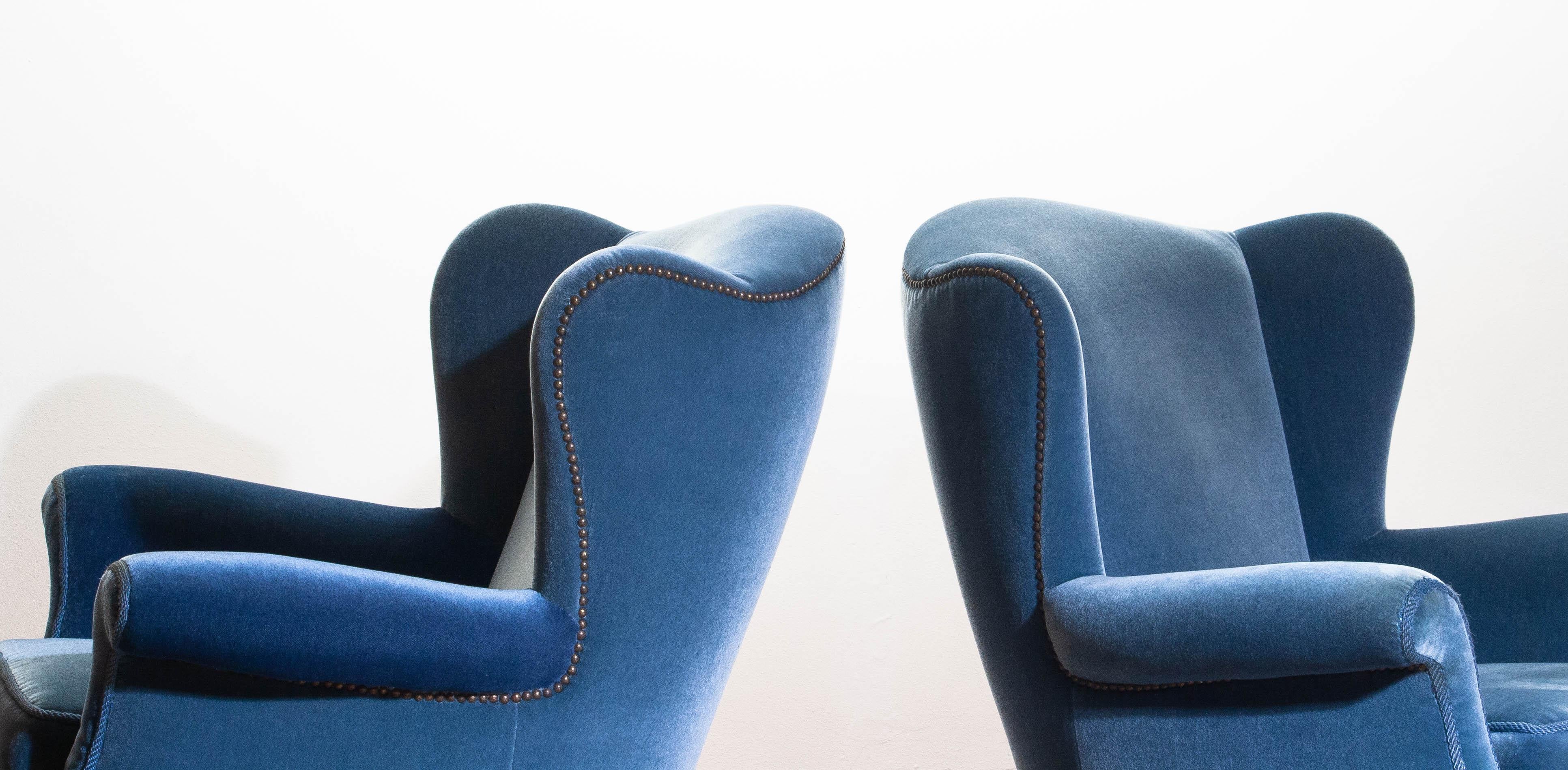 1920s, Pair of Romantic Swedish Blue Velvet Wingback Club / Lounge Chairs 5