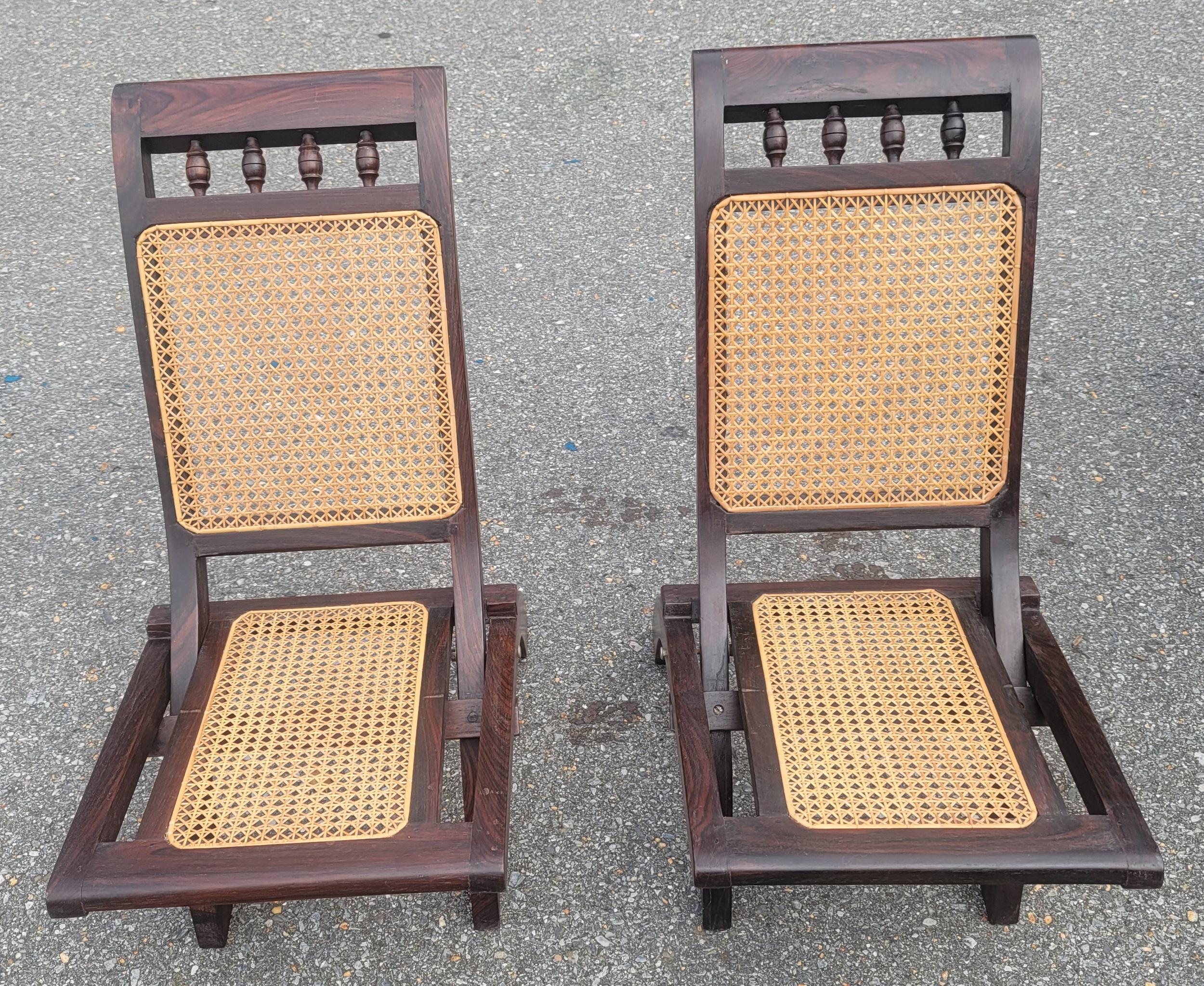 1920s Pair of Rosewood Cane Seat Folding Lounge Chairs For Sale 7