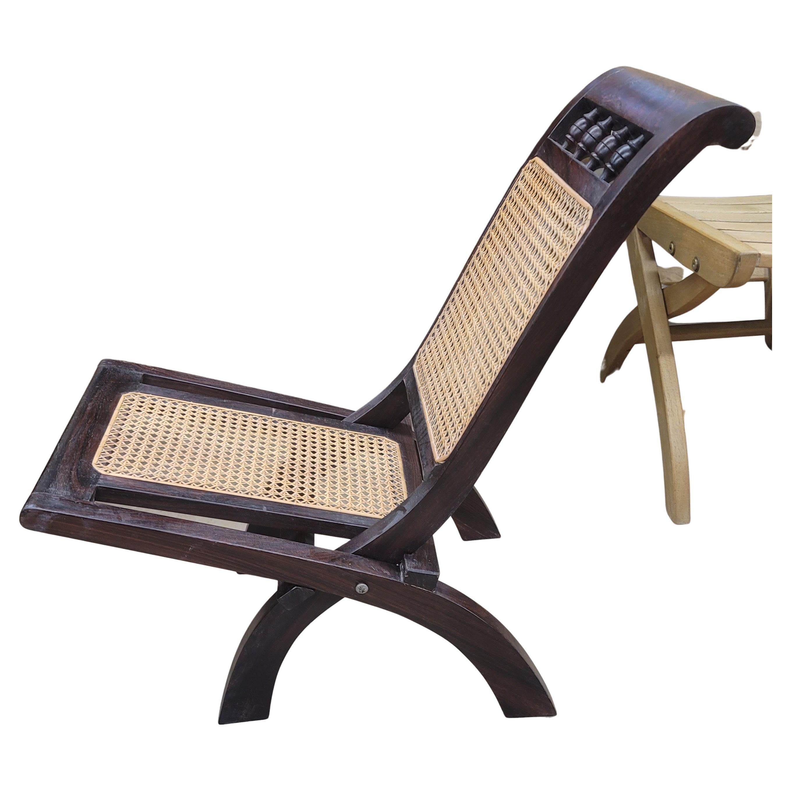 Caning 1920s Pair of Rosewood Cane Seat Folding Lounge Chairs For Sale