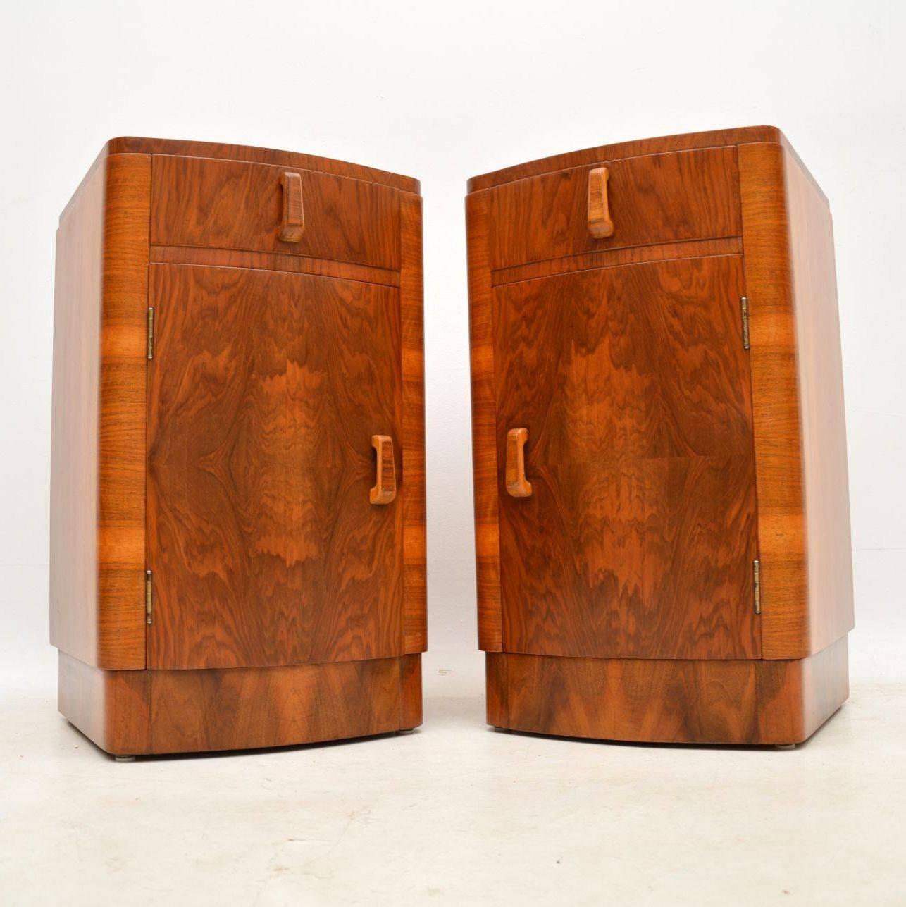 A beautiful pair of original Art Deco bedside cabinets, exquisitely made in walnut, these date from the 1920s-1930s. They are really high quality, and we’ve had them stripped and re-polished to a very high standard, the condition is superb