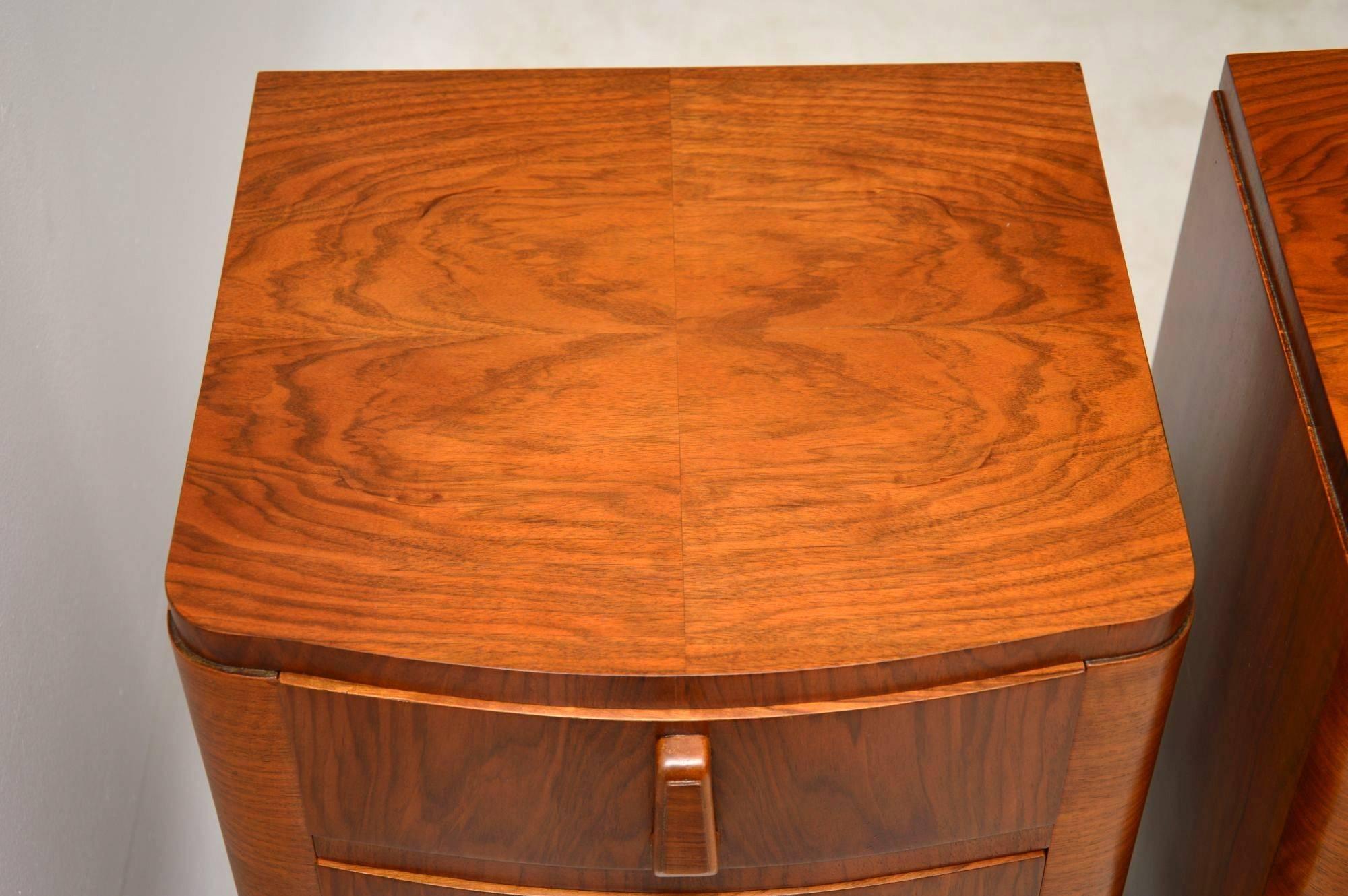 1920s Pair of Walnut Art Deco Bedside Cabinets 3