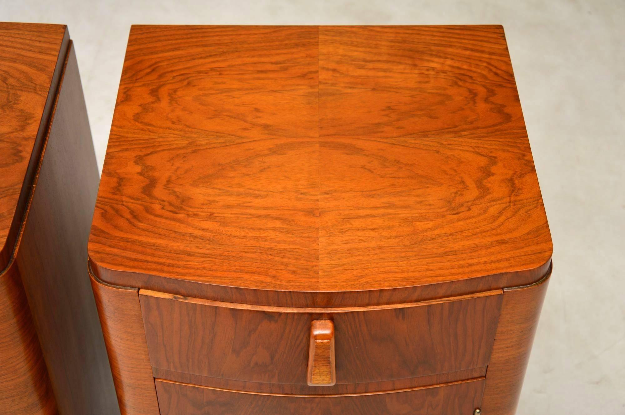 1920s Pair of Walnut Art Deco Bedside Cabinets 4