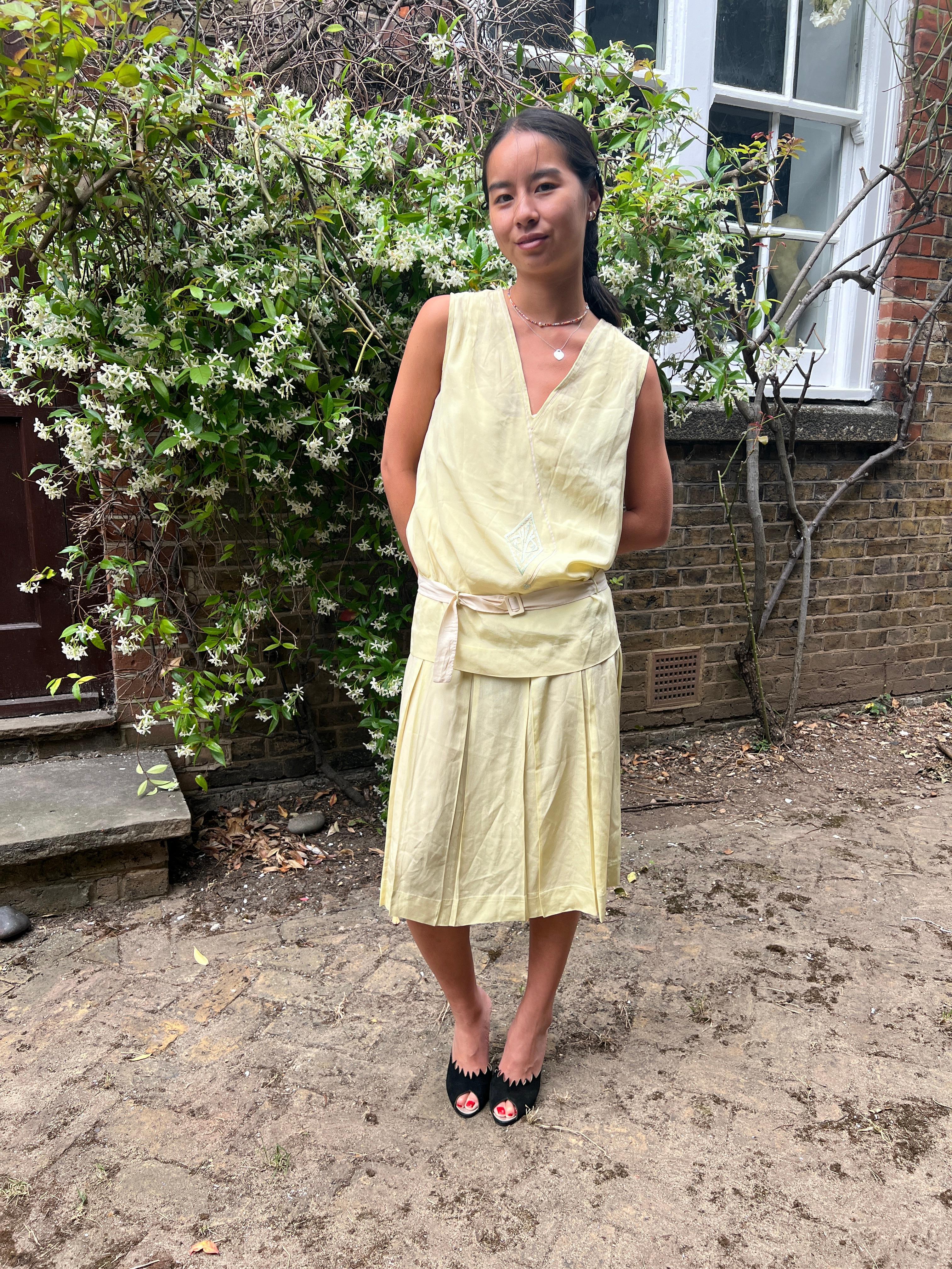 1920s Pale Chartreuse Green and Cream Silk Dress For Sale 1