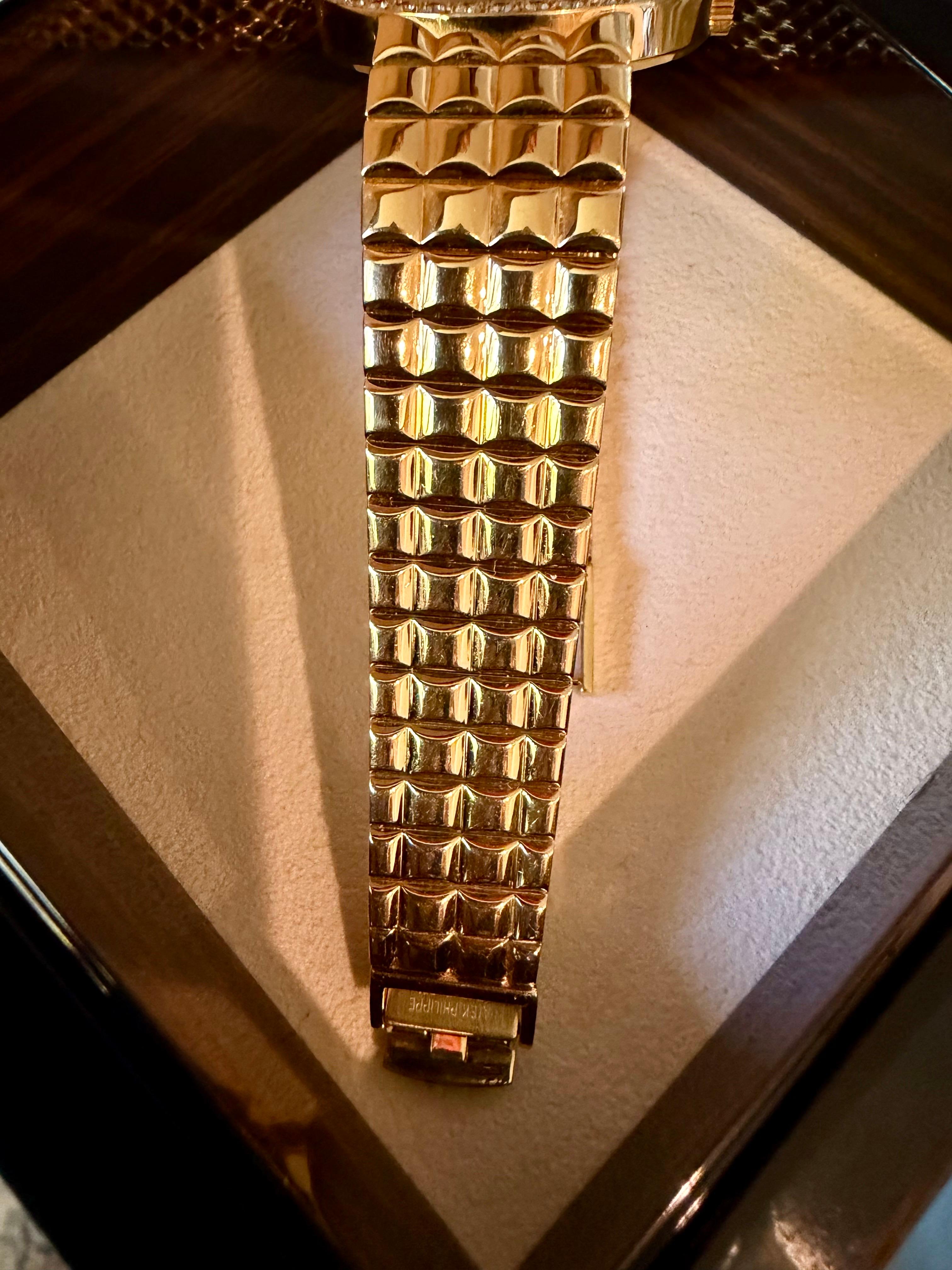 Montre Patek Philippe Vintage Unisexe, 102.7 Gm 18 Kt Yellow Gold + Diamond, 1920 en vente 7
