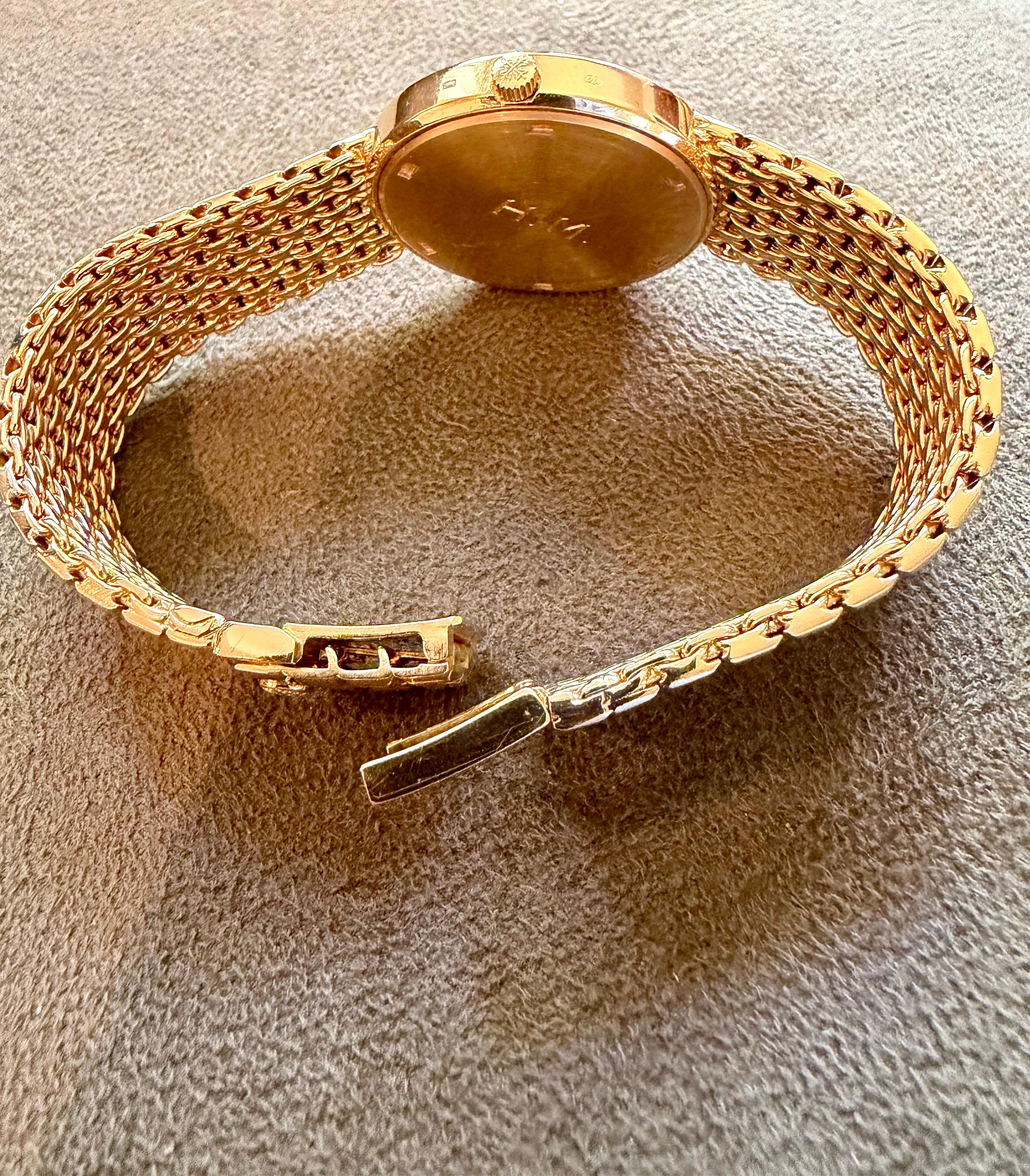 Montre Patek Philippe Vintage Unisexe, 102.7 Gm 18 Kt Yellow Gold + Diamond, 1920 en vente 11