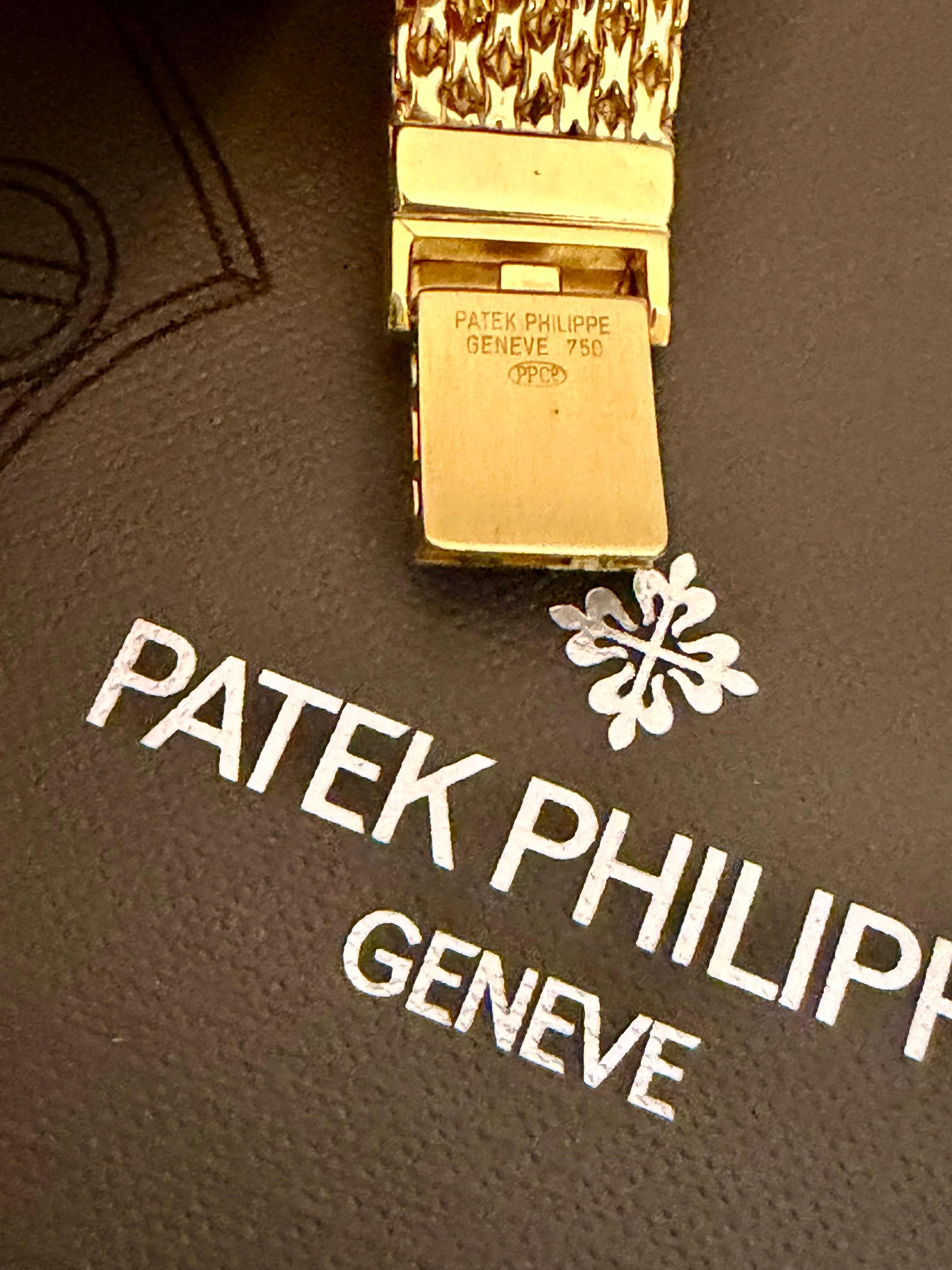 Taille ronde Montre Patek Philippe Vintage Unisexe, 102.7 Gm 18 Kt Yellow Gold + Diamond, 1920 en vente