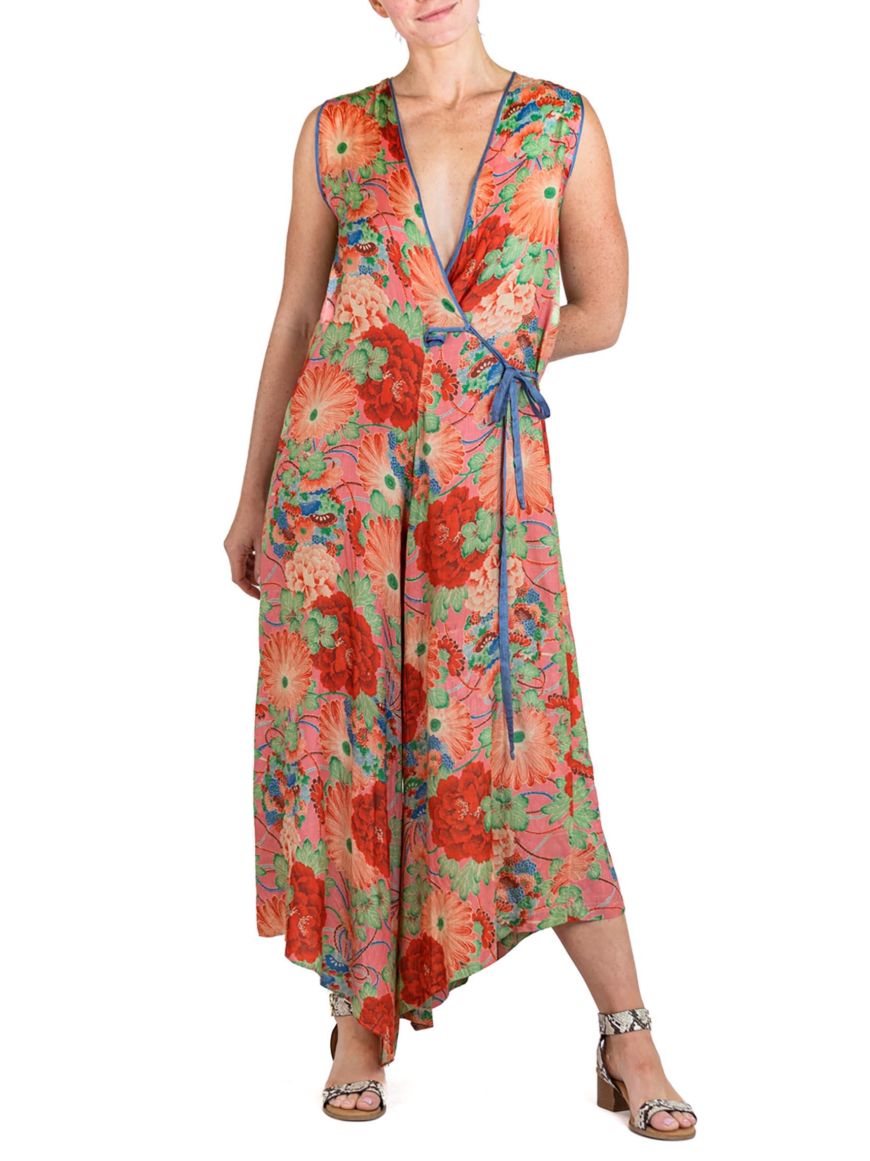1920S Peach Floral Silk Lounge Jumpsuit In Excellent Condition For Sale In New York, NY