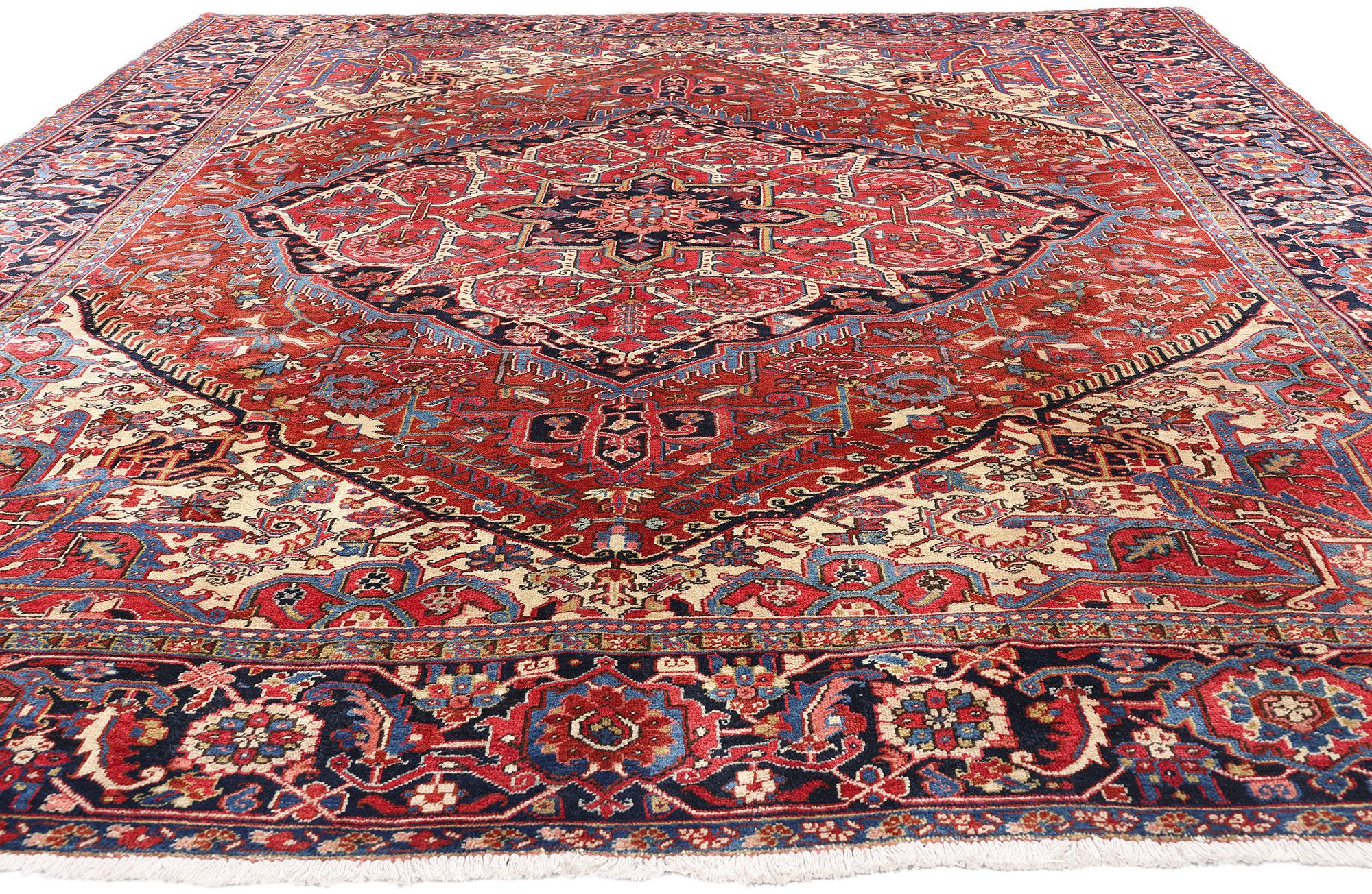 Alfombra persa Heriz de 1920 de estilo tradicional Anudado a mano en venta