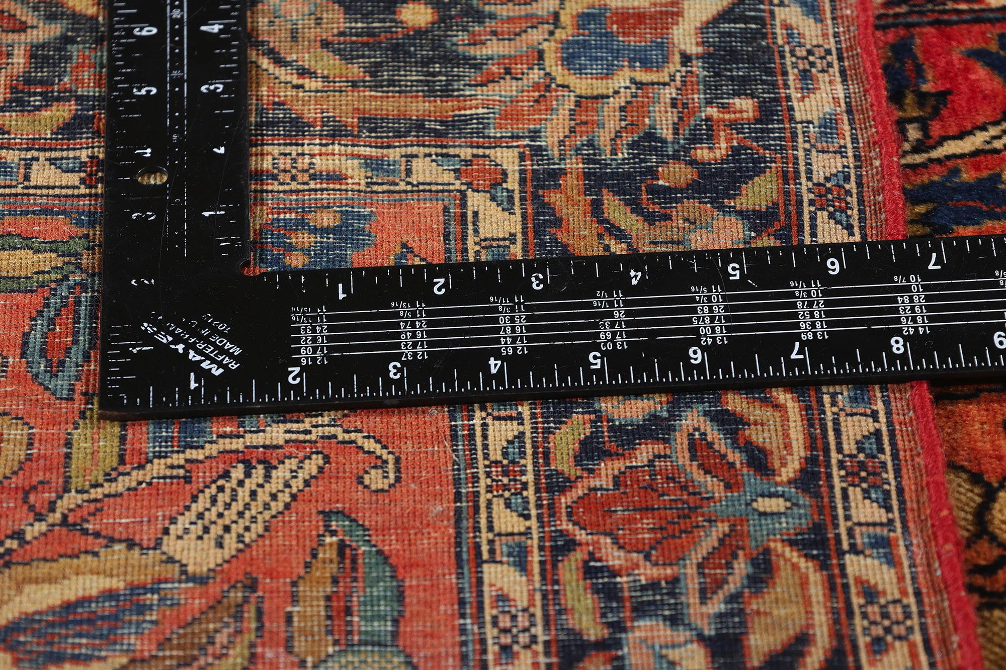1920's Persian Sarouk Carpet with Traditional Style For Sale 1