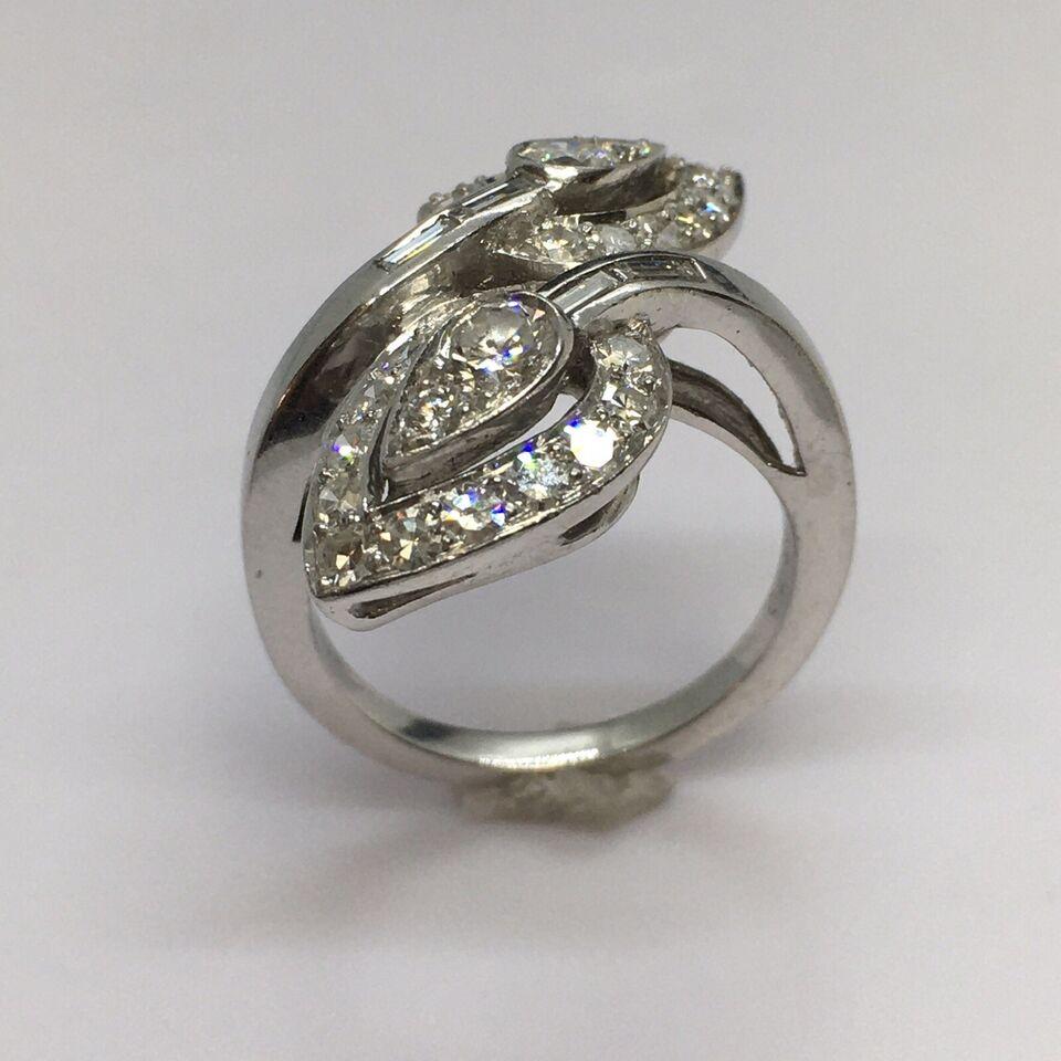 1920s Platinum Art Deco 1 Carat Diamond Antique Ring Handmade American Size 5.75 For Sale 3