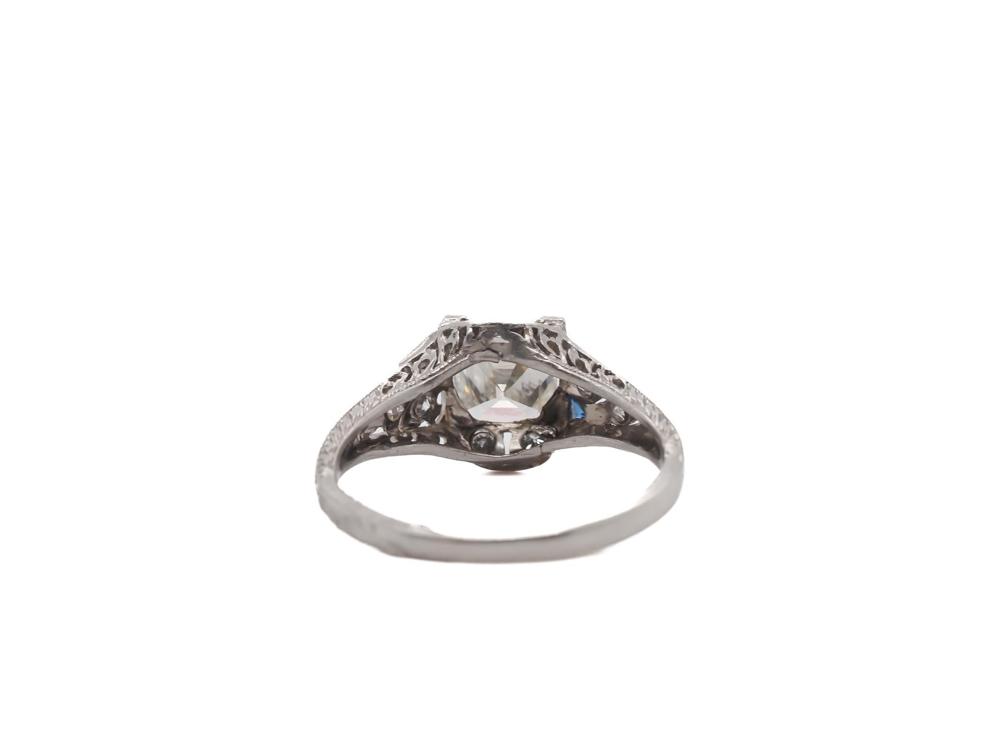 Bague de fiançailles Art déco des années 1920 en platine avec diamants taille en escalier - VEG#32 Bon état - En vente à Hicksville, NY