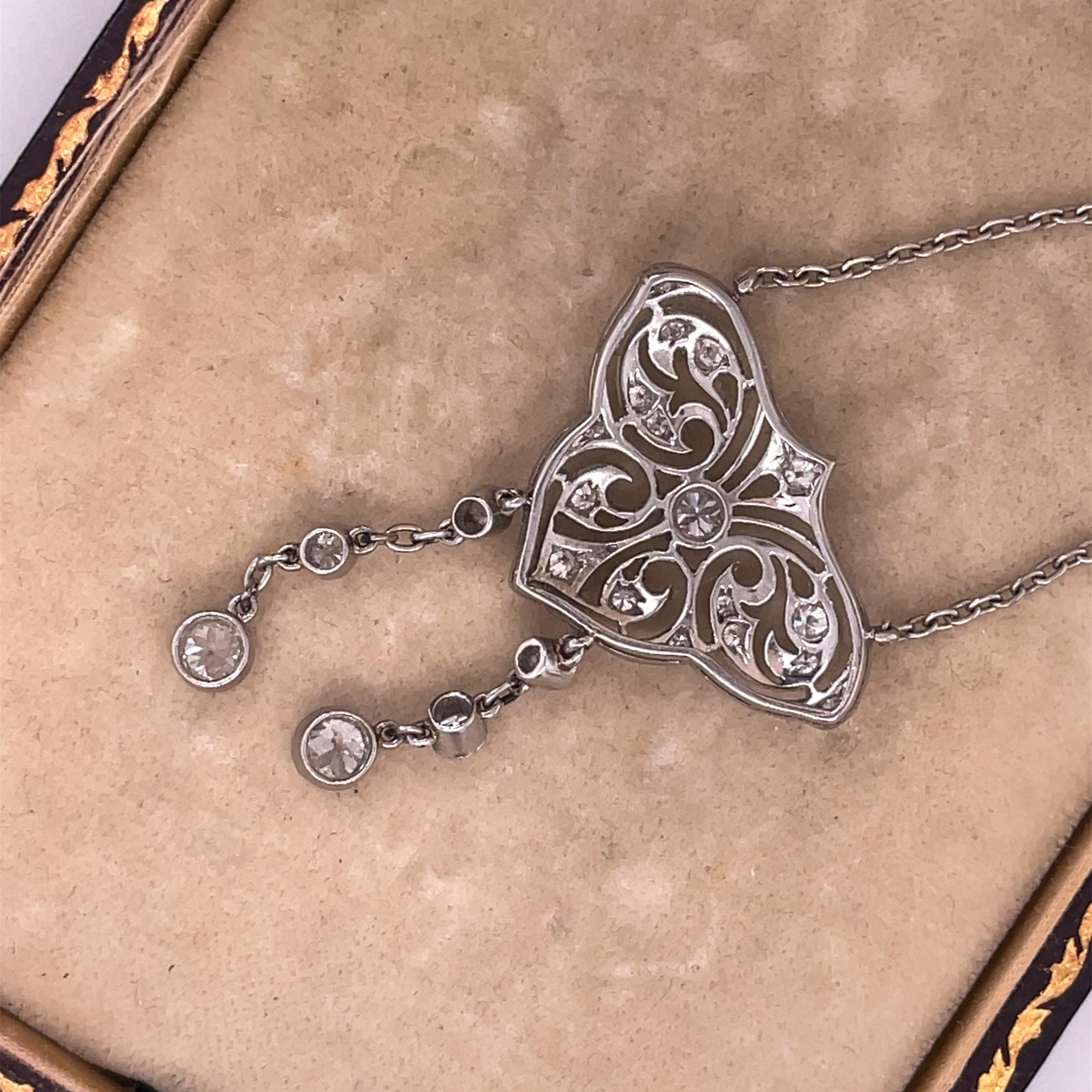 Women's or Men's 1920s Platinum Art Deco Filigree Old European Cut Diamond Drop Necklace For Sale