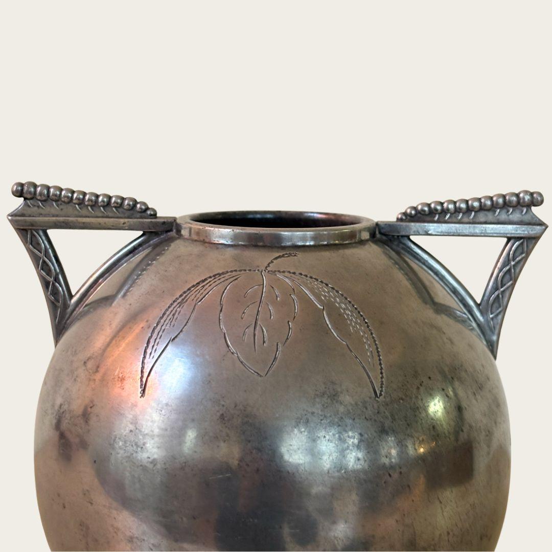 Lucidato 1920s Polished Pewter Globe Vase by Svenskt Tenn with Beaded Handle Details in vendita