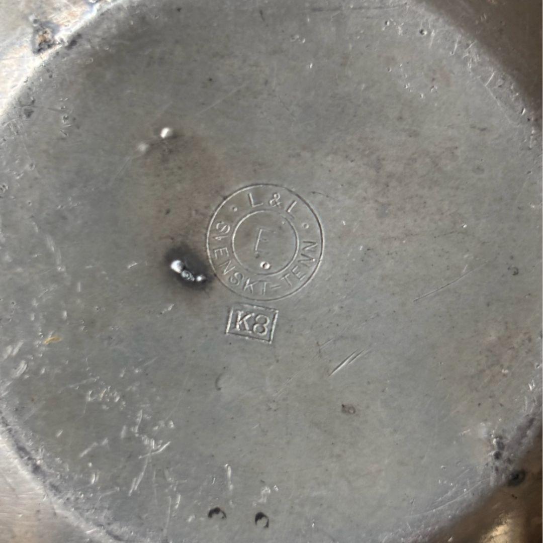 1920s Polished Pewter Globe Vase by Svenskt Tenn with Beaded Handle Details in vendita 2