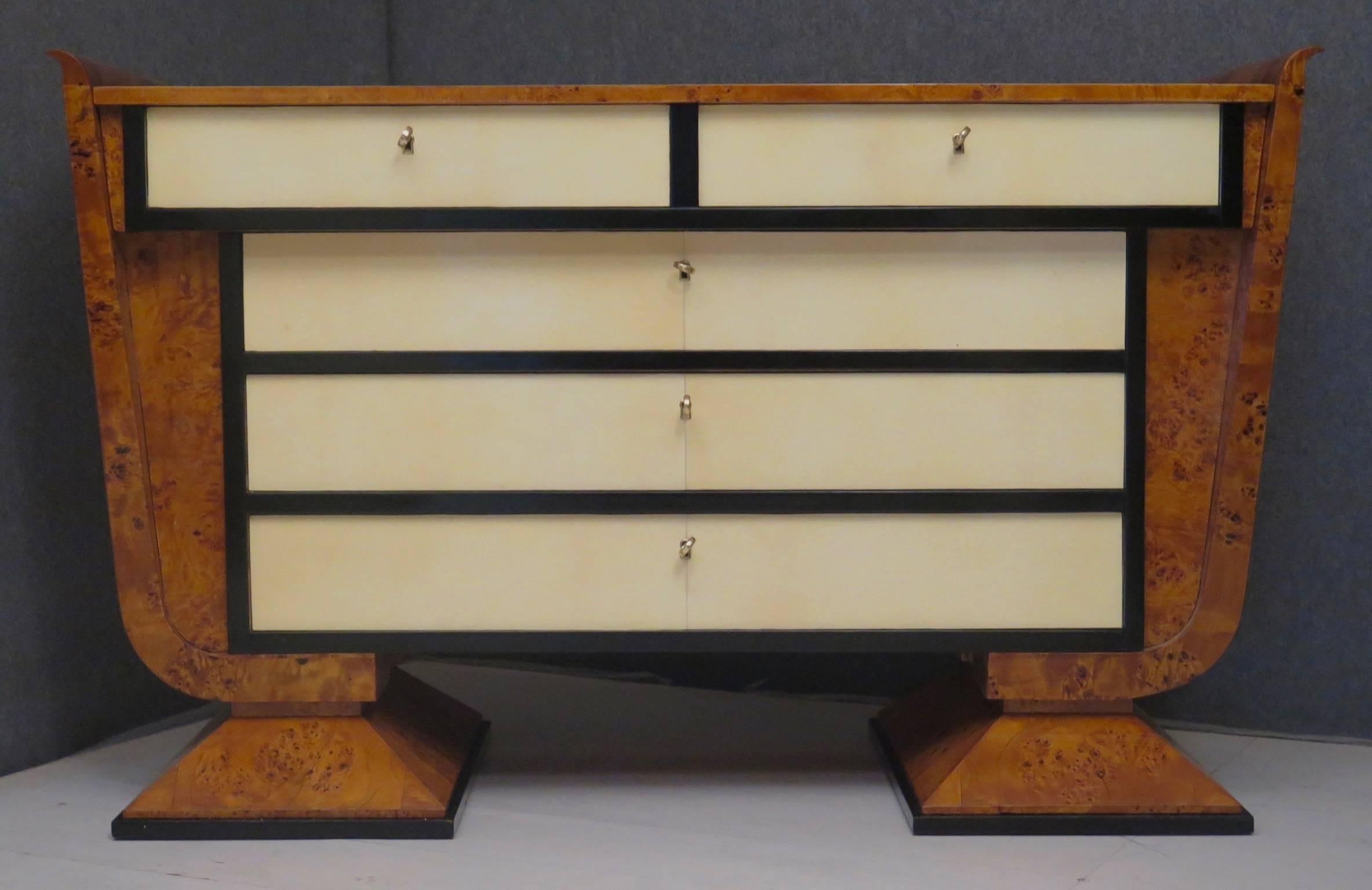 1920s Poplar Wood and Parchment Art Deco Italian Chest of Drawers 13