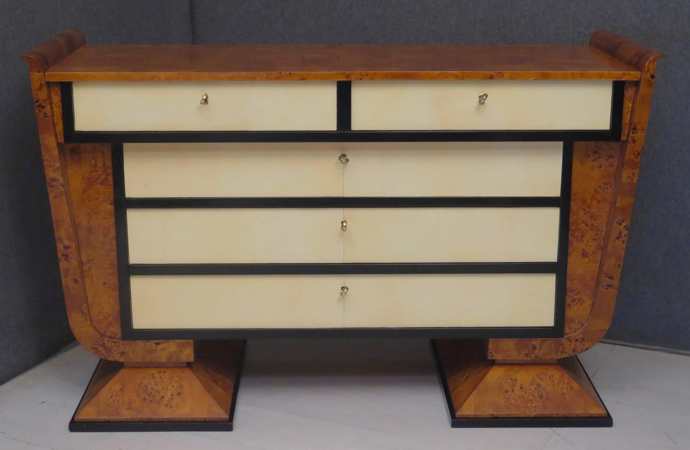 1920s Poplar Wood and Parchment Art Deco Italian Chest of Drawers 2