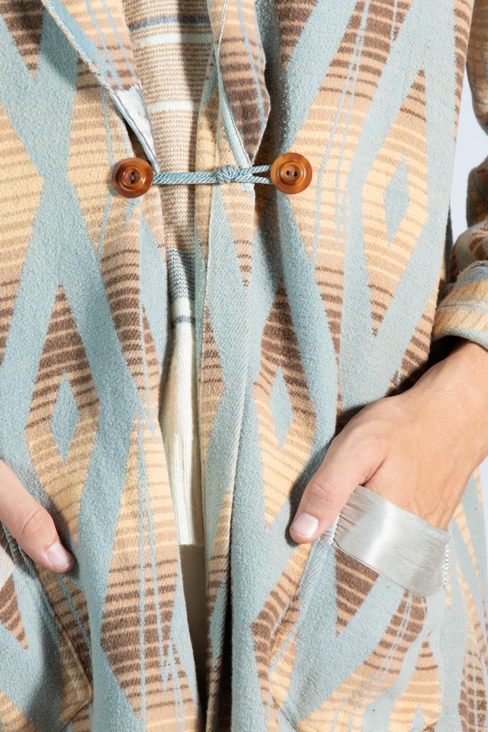 1920S Powdered Blue & Beige Wool/Cotton Mens Robe For Sale 4