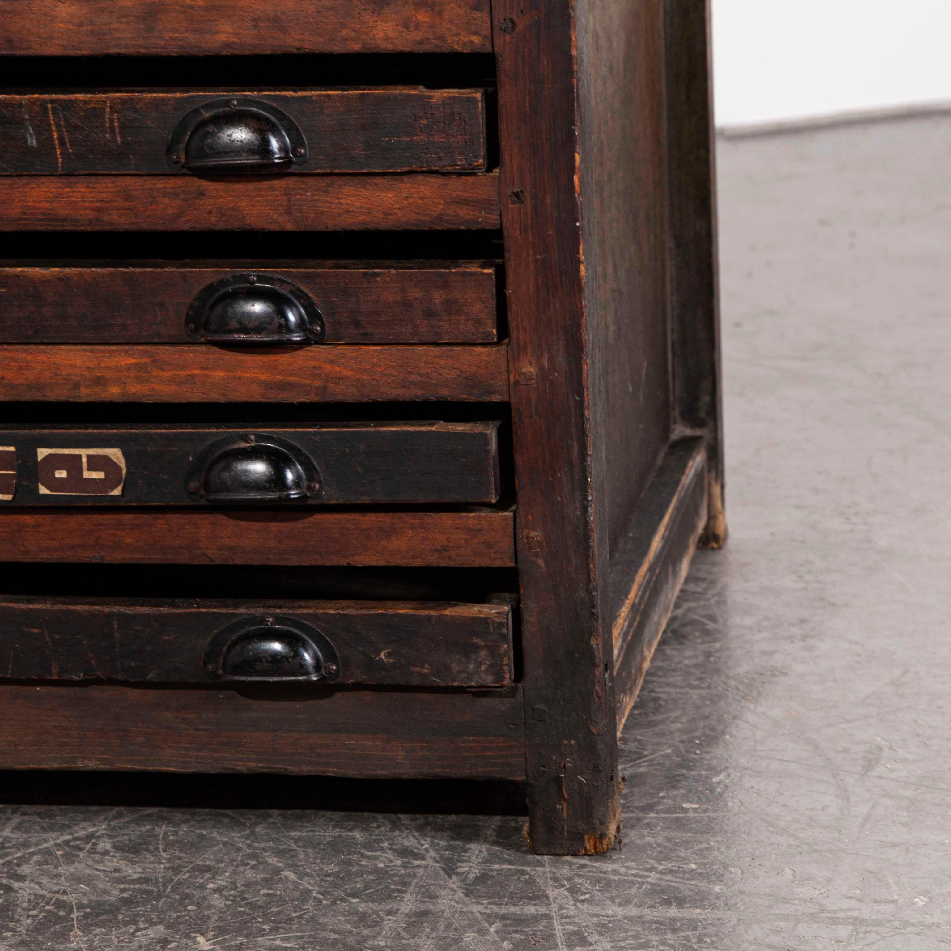 1920s Printers Cabinet / Drawer Unit with a Quantity of Original Letterpress Ty In Good Condition In Hook, Hampshire