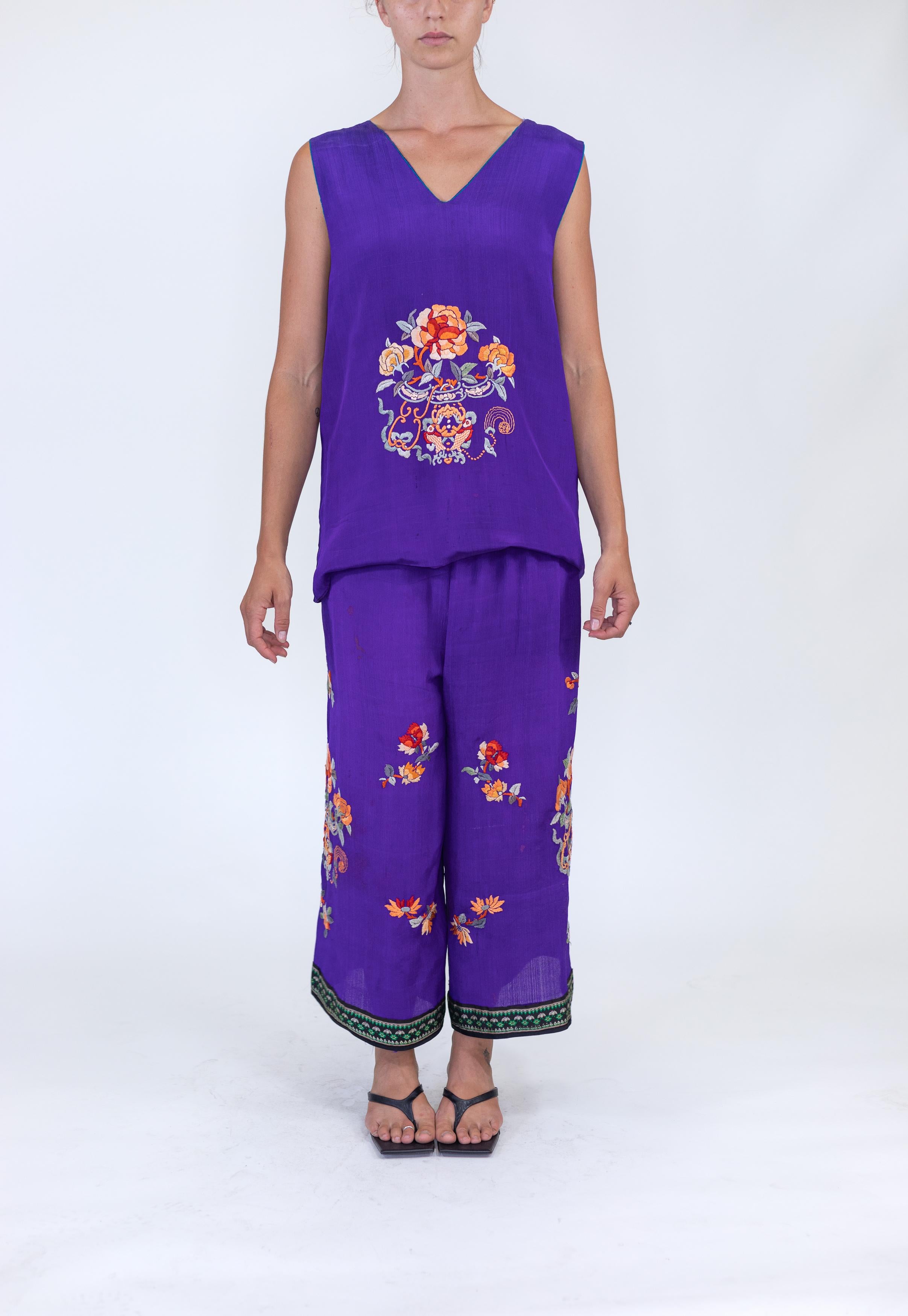 Sows some wear to the lining 1920S Purple Hand Embroidered Silk 3-Piece Chinese Lounge Pajamas 