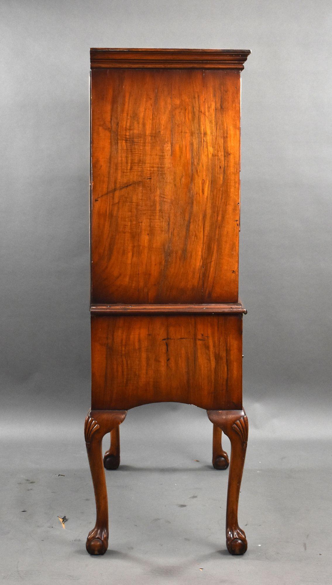 Coffre sur pied en noyer marqueté et à bandes croisées, style Queen Anne, années 1920 en vente 1