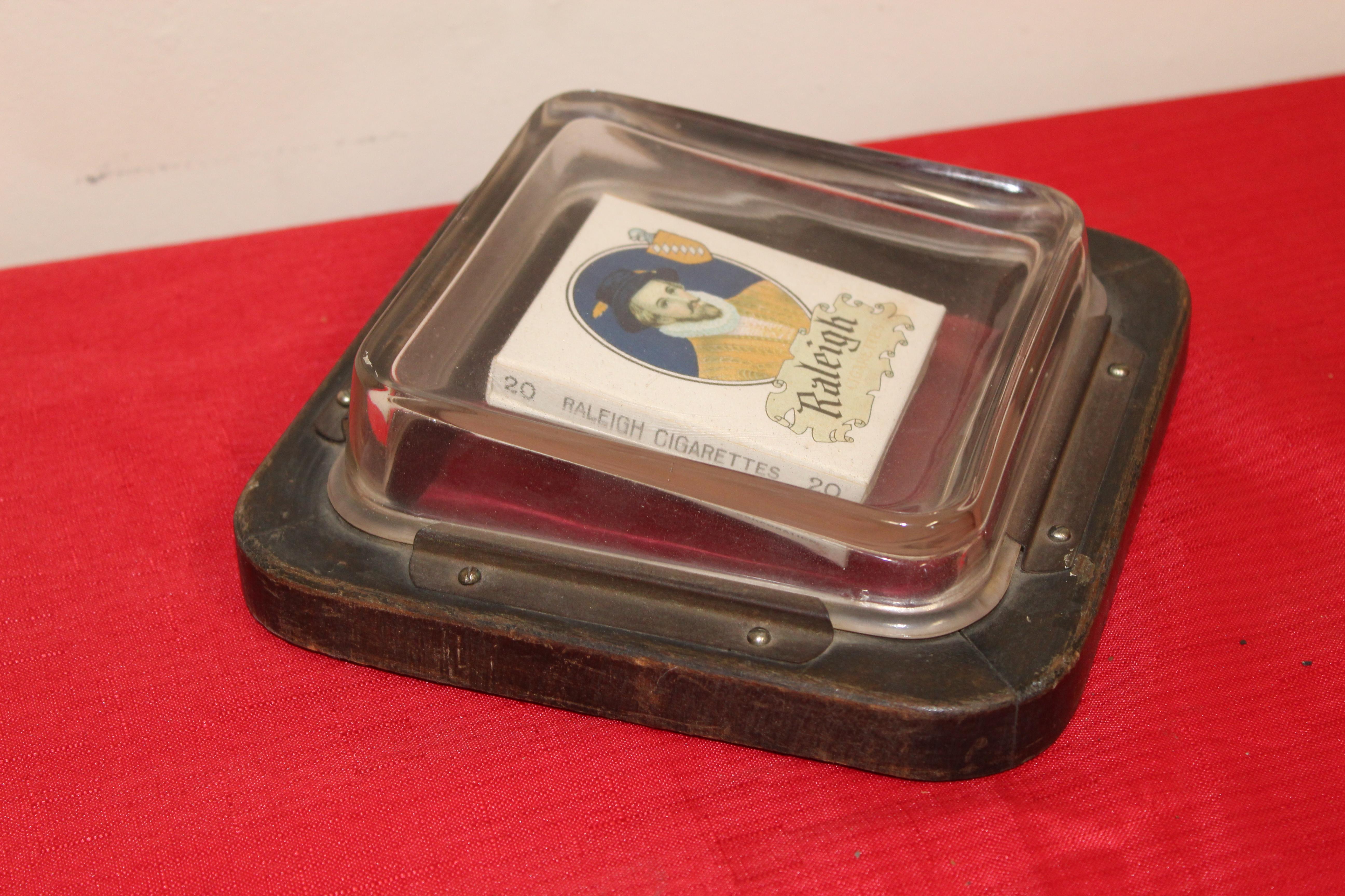 1920s Raleigh Cigarette Paper Weight or Coin Tray In Fair Condition For Sale In Orange, CA