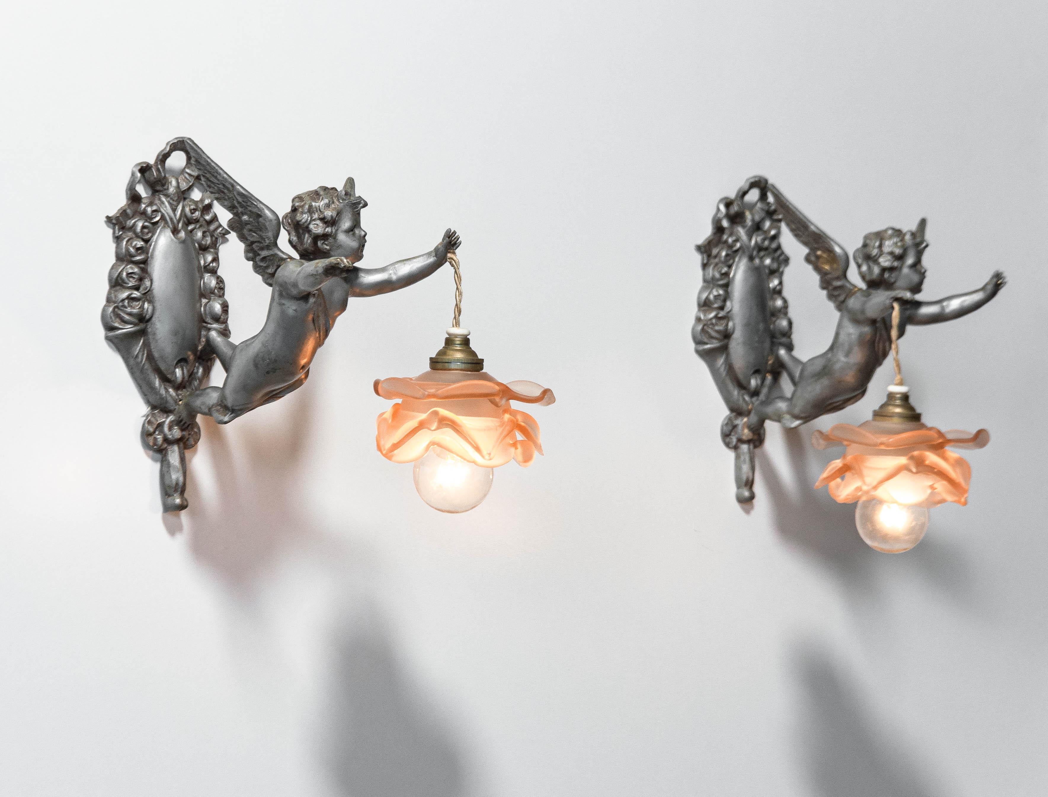 1920s Rare matching pair of French Rococo-style Pewter Wall Lights Sconces In Good Condition For Sale In Silvolde, Gelderland