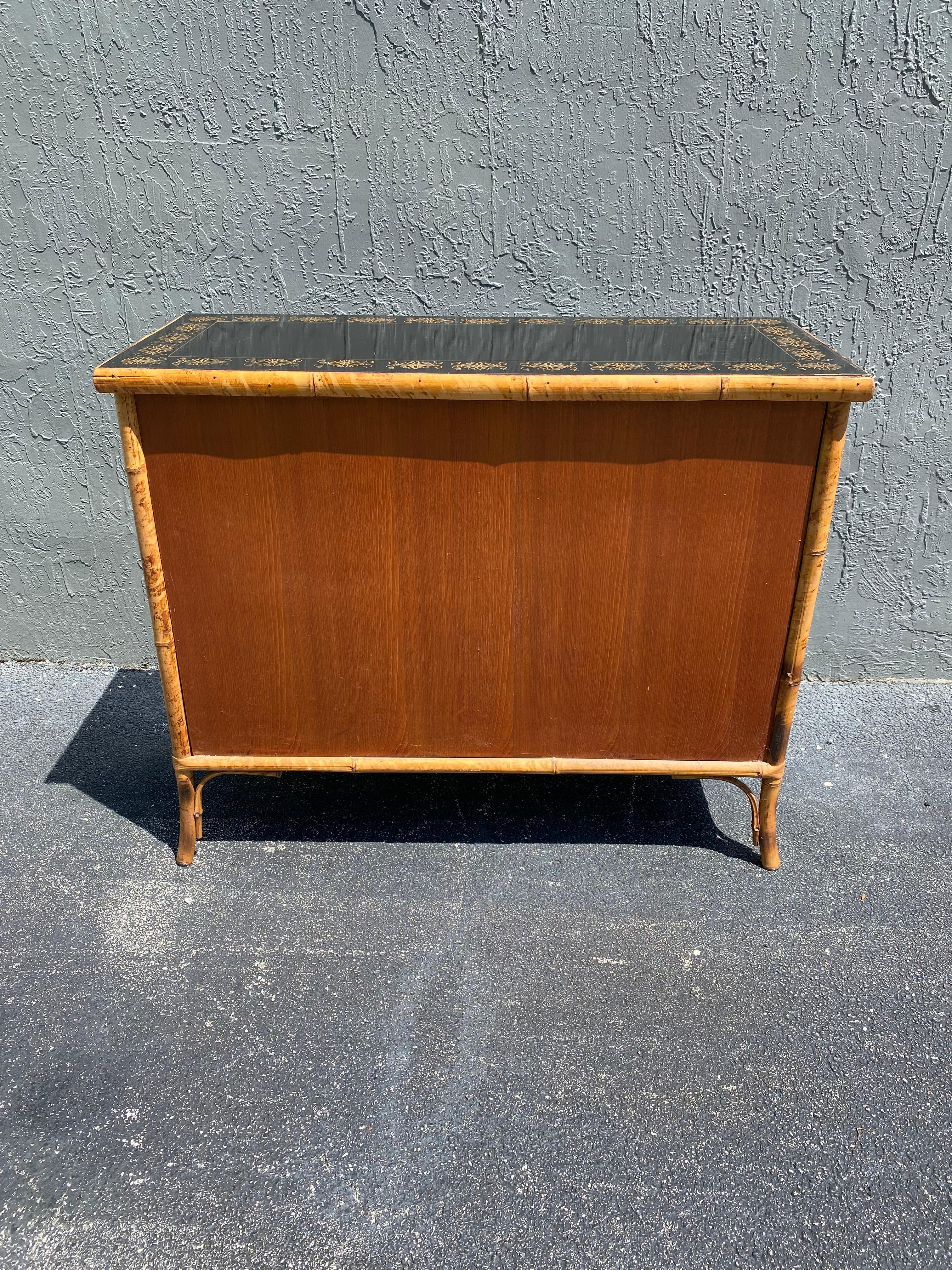 1920s Rattan Chinoiserie Hand Painted Cabinet Mini Sideboard For Sale 6