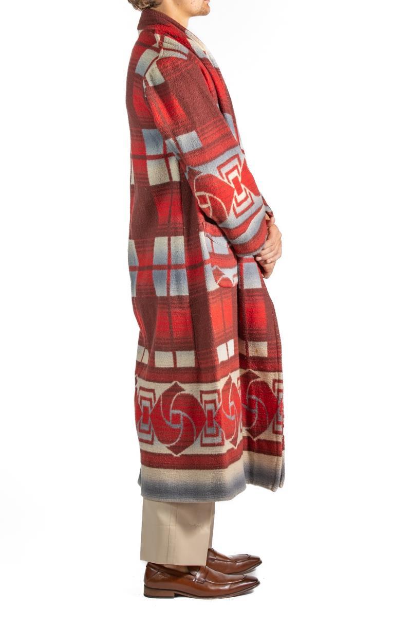 1920S Red & Blue Wool/Cotton Mens Robe In Excellent Condition For Sale In New York, NY