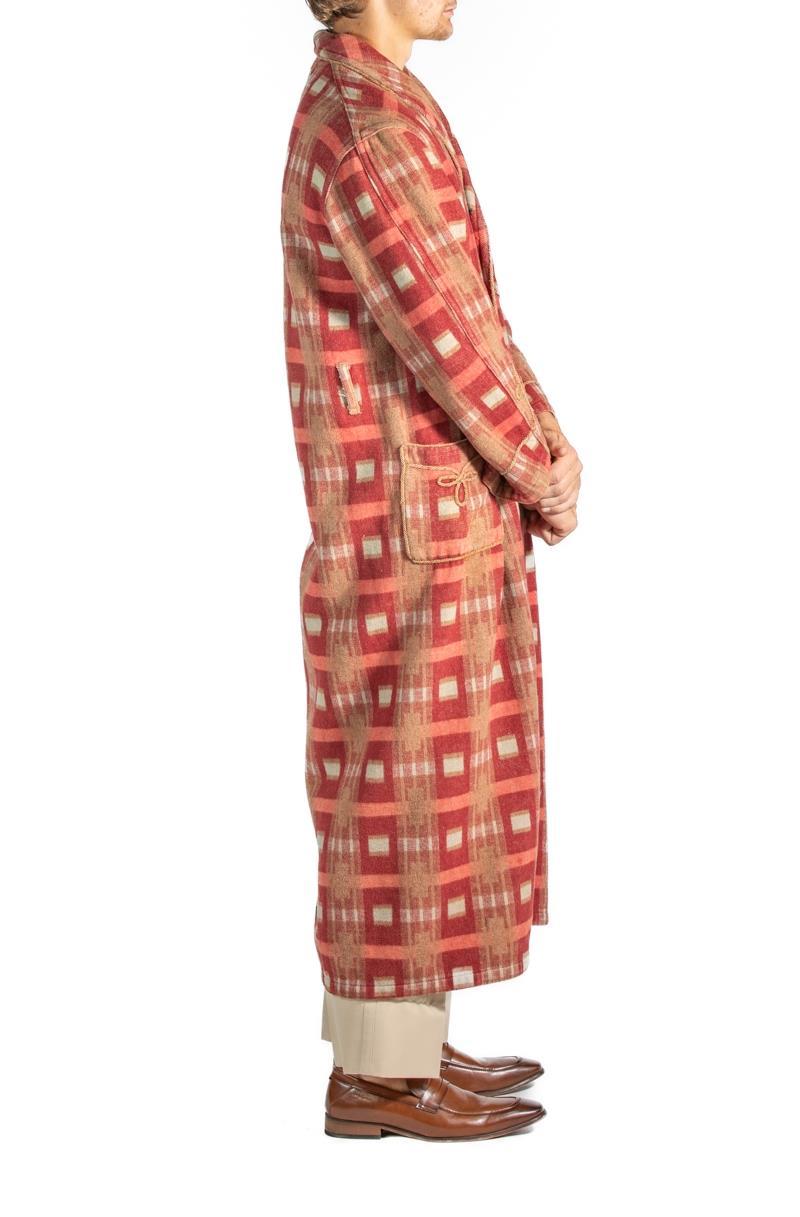 1920S Red & Brown Plaid Wool/Cotton Mens Robe In Excellent Condition For Sale In New York, NY