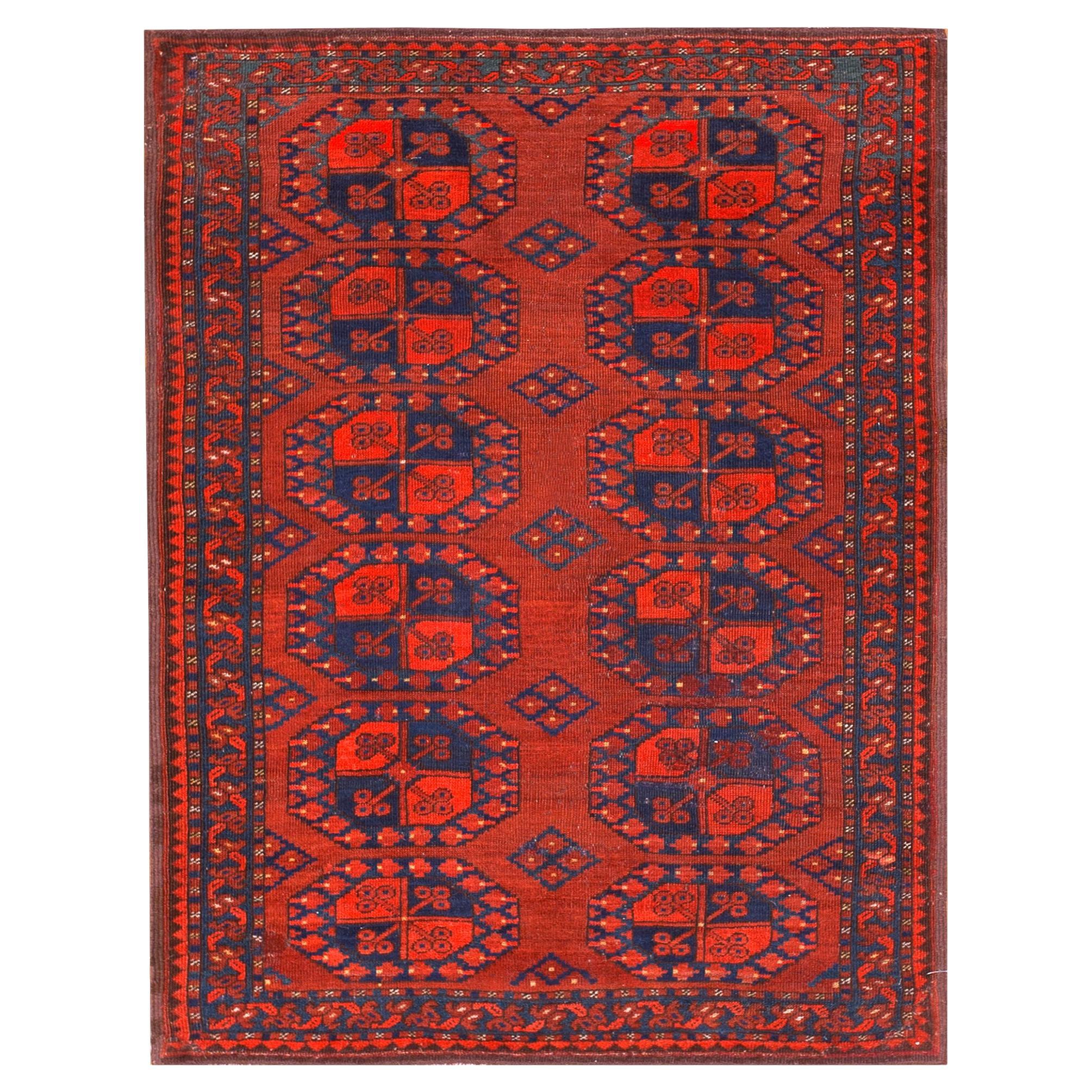 1920er Jahre rote Farbe mit Tribal Guls antiken persischen Baluch Teppich 3
6" x 4
6" Teppich im Angebot
