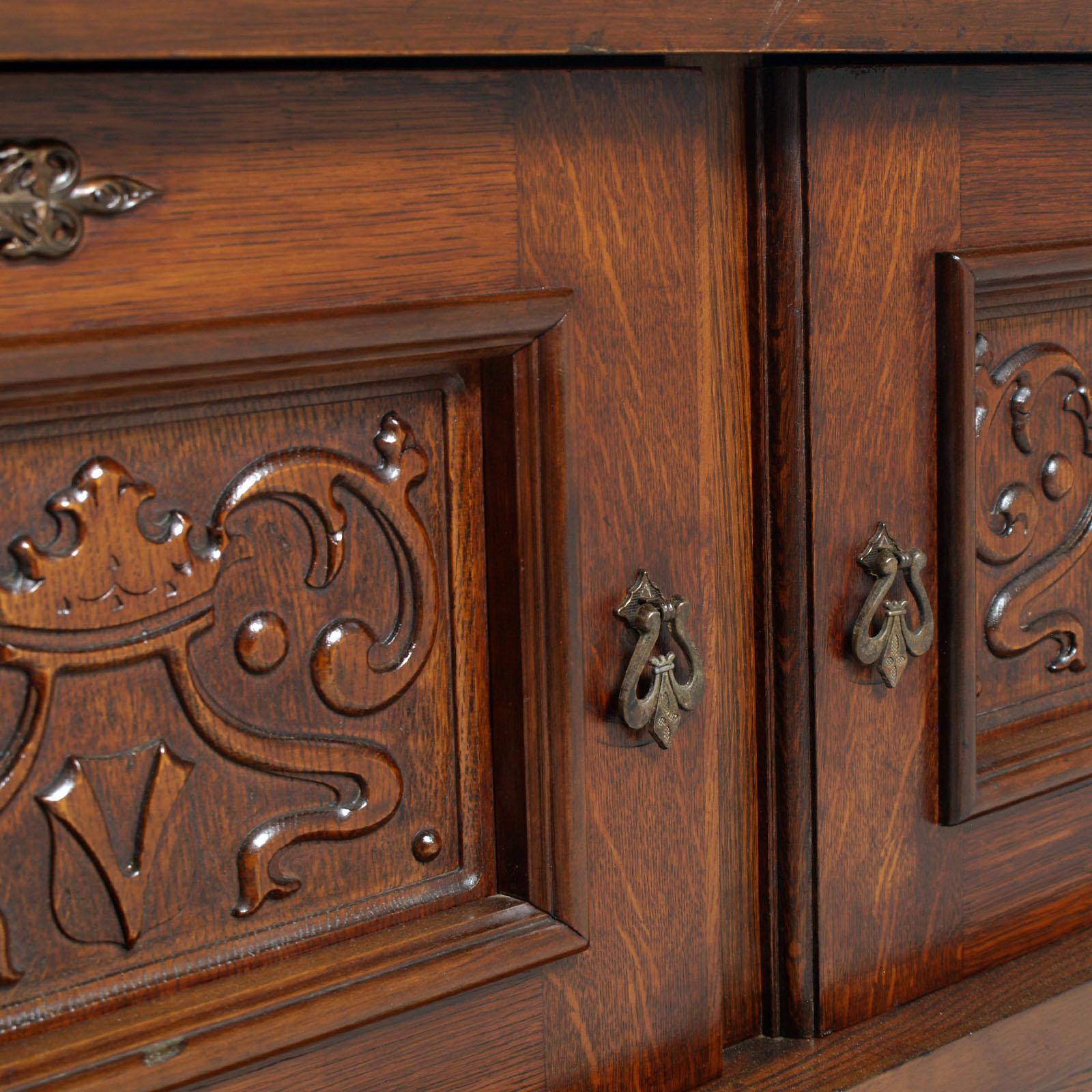 Renaissance Revival 1920s Renaissance Spanish Credenza with Display Cabinet Sideboard in Carved Oak 