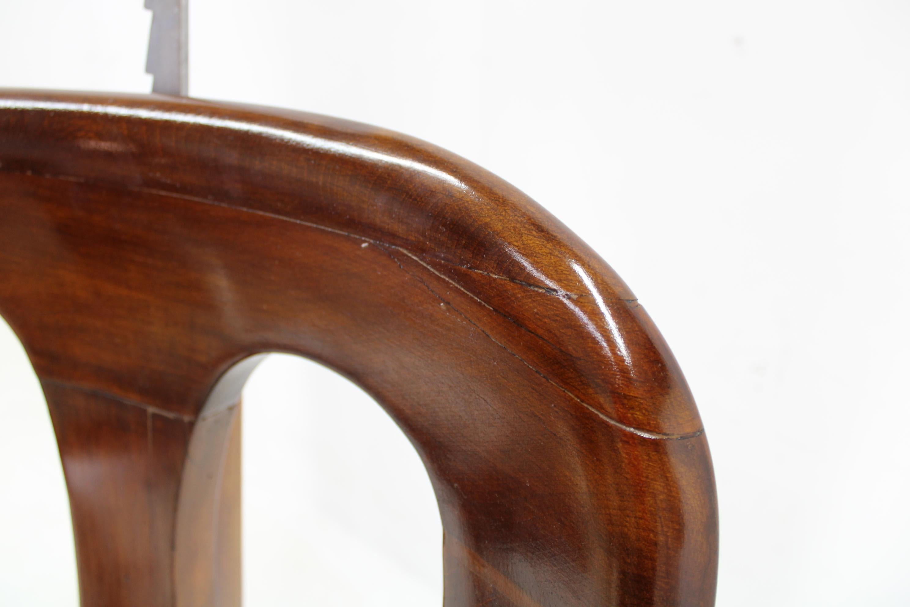 Rare chaise de barbier pivotante en hêtre restaurée des années 1920, Tchécoslovaquie en vente 13