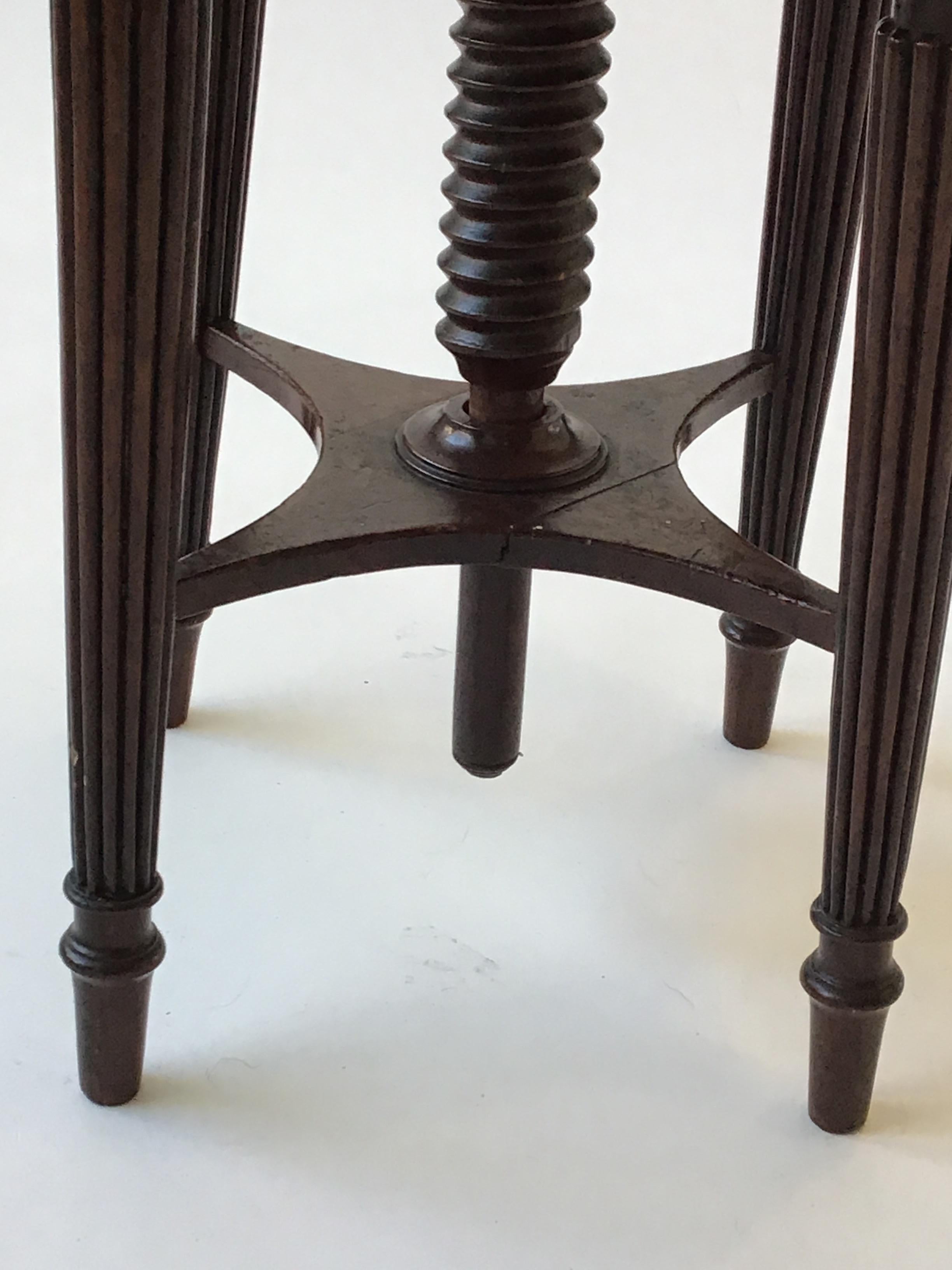 1920s Revolving Piano Stool In Good Condition For Sale In Tarrytown, NY