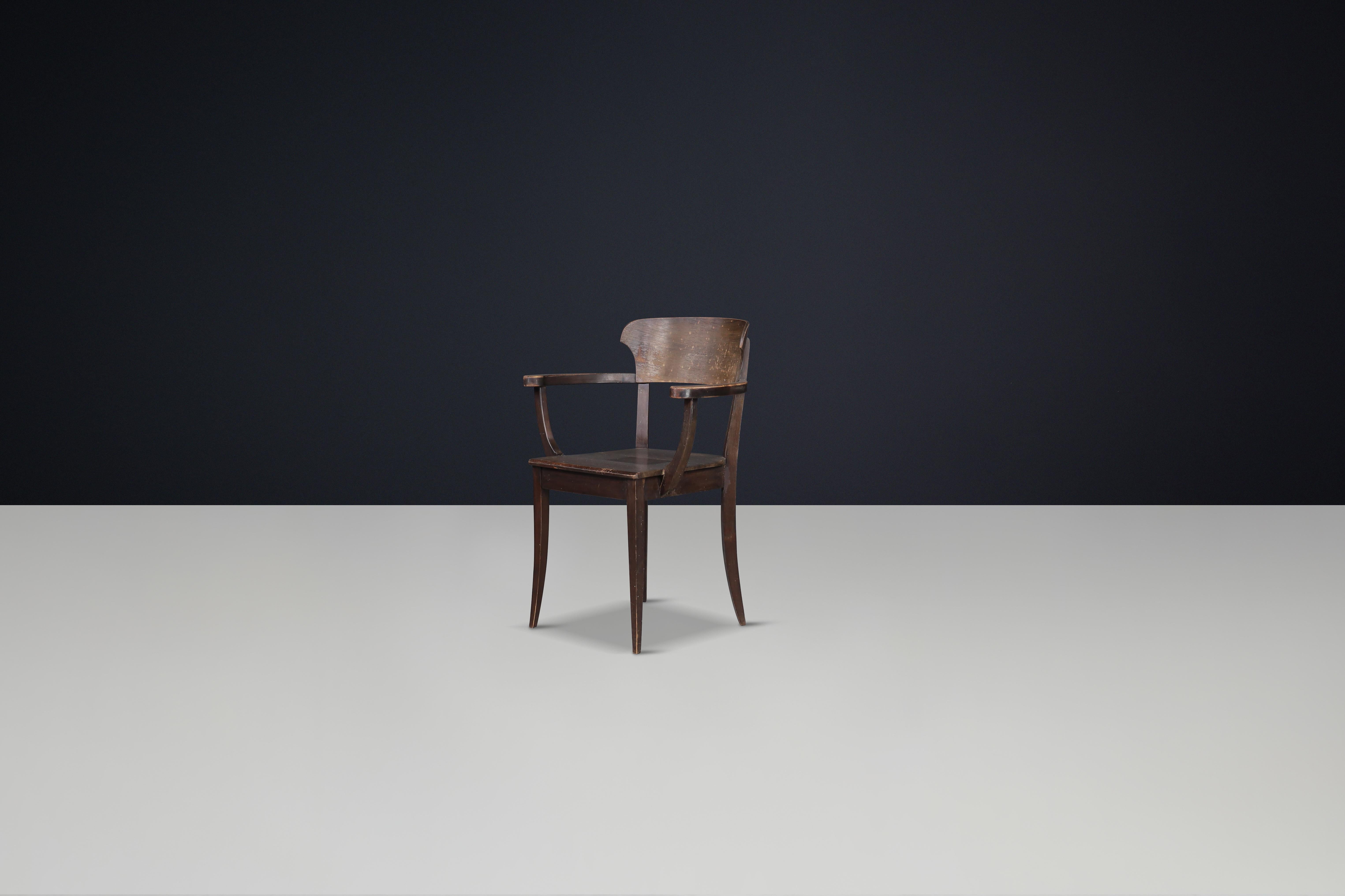 Excepcional sillón Richard Riemerschmid de los años 20 - Icono del diseño Jugendstil alemán

Un sillón raro e históricamente importante de Richard Riemerschmid, uno de los visionarios fundadores del Jugendstil alemán y del movimiento de diseño