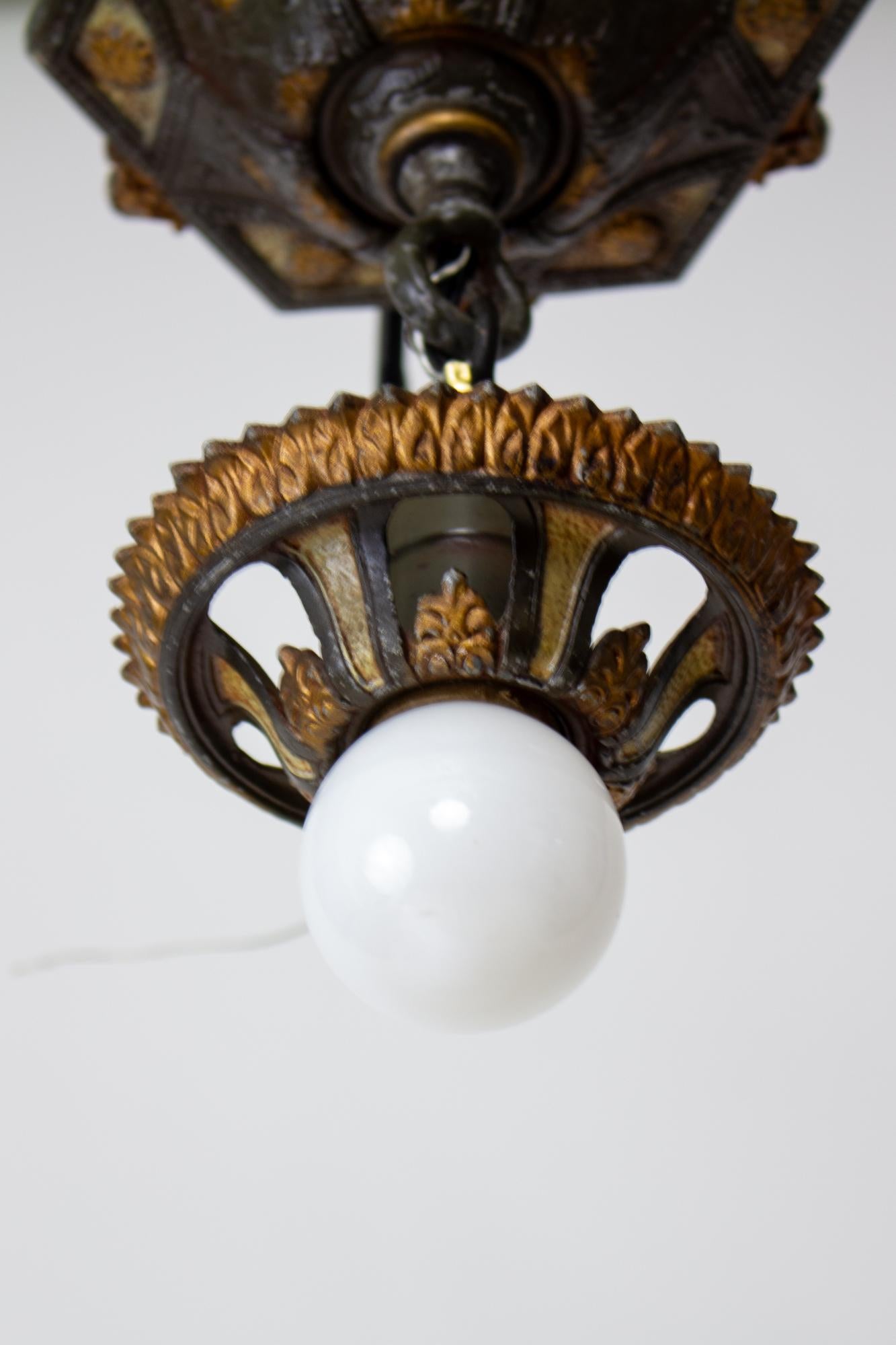 Art déco Lampe à suspension polychrome des années 1920 en vente