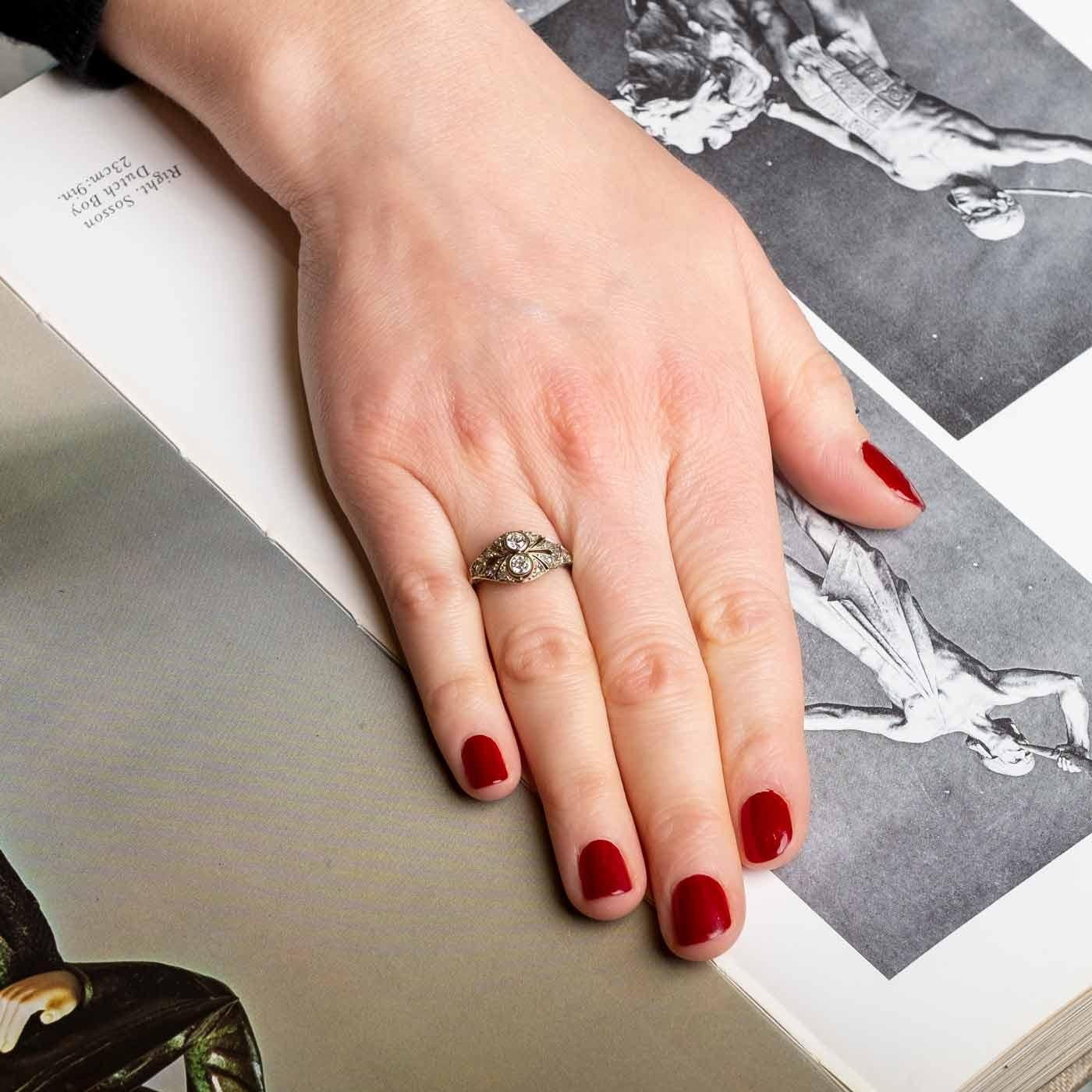 Elegant ring set in 18ct white gold set with old cut and rose cut diamonds 0.40 ct total c.a. 1920s-30s period c.a.

Highlights:
- 1920s /30s c.a.
- 18ct gold
- Old cut and rose cut diamonds 0.40 ct total c.a.

Measurements
- Length 1 cm x width 2