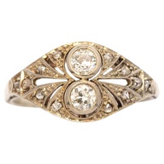 1920s ring with two diamonds white gold