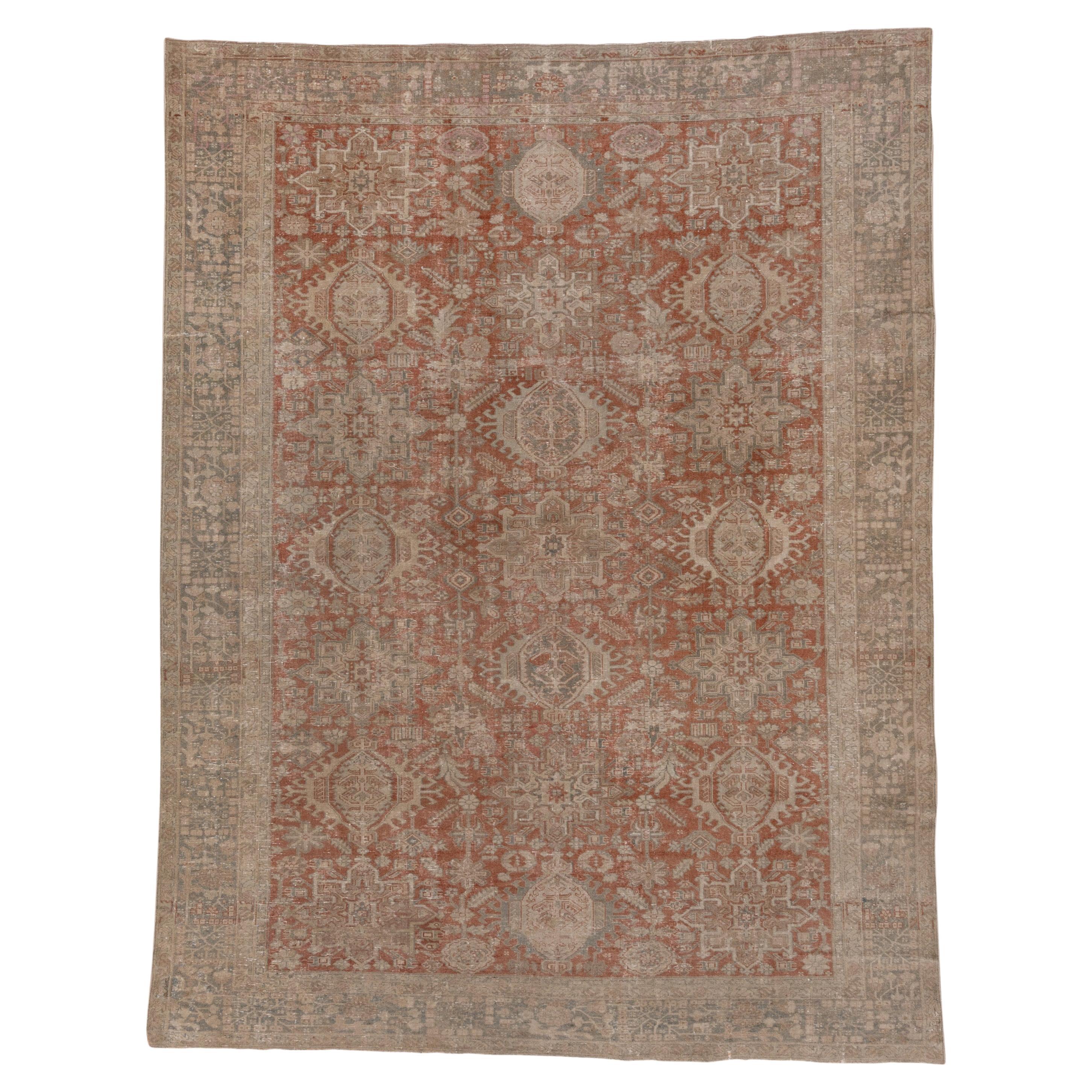 Tapis persan antique rustique Karaje des années 1920, tapis sur toute sa surface couleur rouille, bordures sarcelle