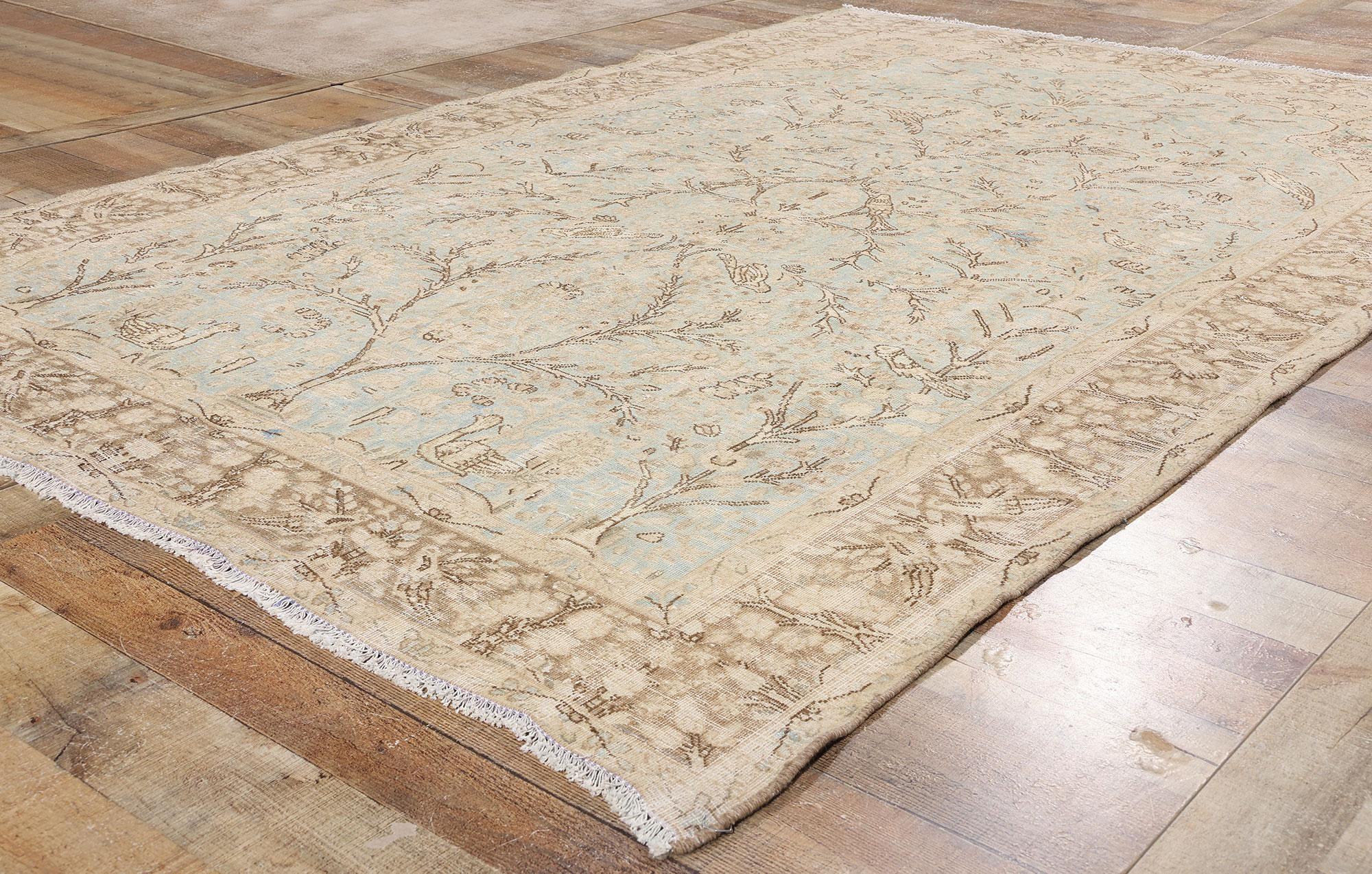 20ième siècle Tapis de jardin persan Tabriz pictural chic et rustique des années 1920 avec Mihrab Niche en vente