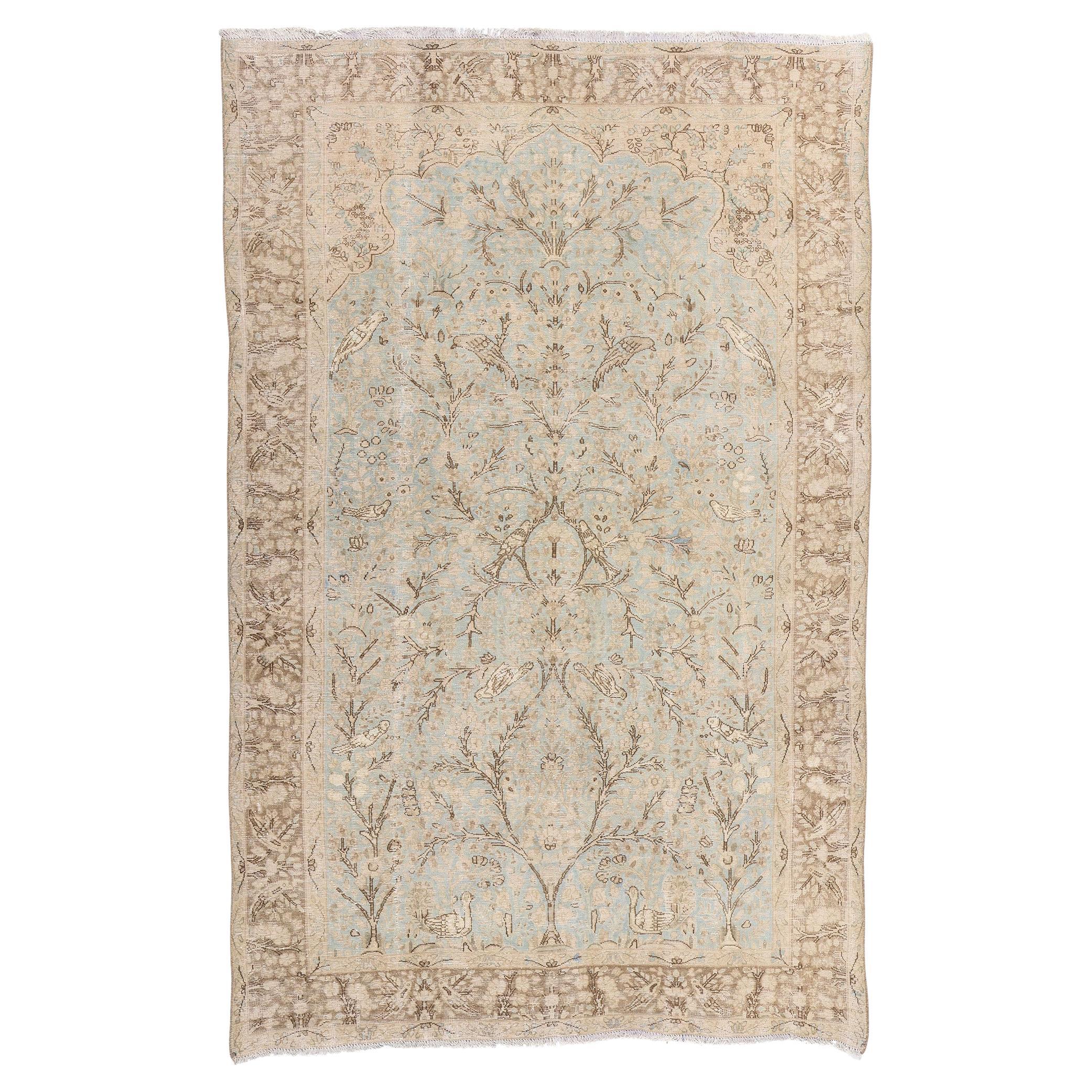 Tapis de jardin persan Tabriz pictural chic et rustique des années 1920 avec Mihrab Niche en vente