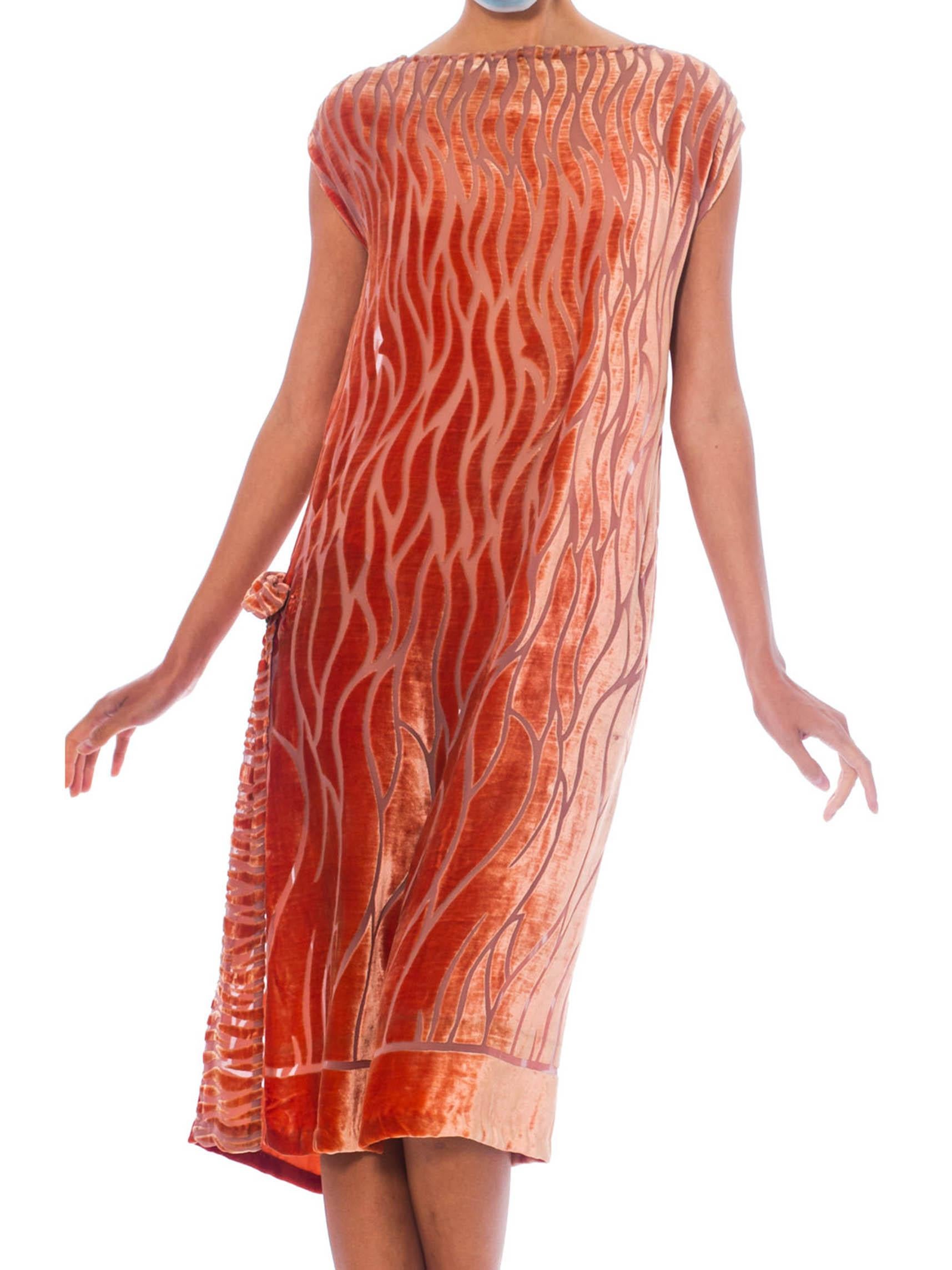 1920S Salmon Silk Burnout Velvet  Dress With Rhinestone Brooch & Side Slit In Excellent Condition For Sale In New York, NY