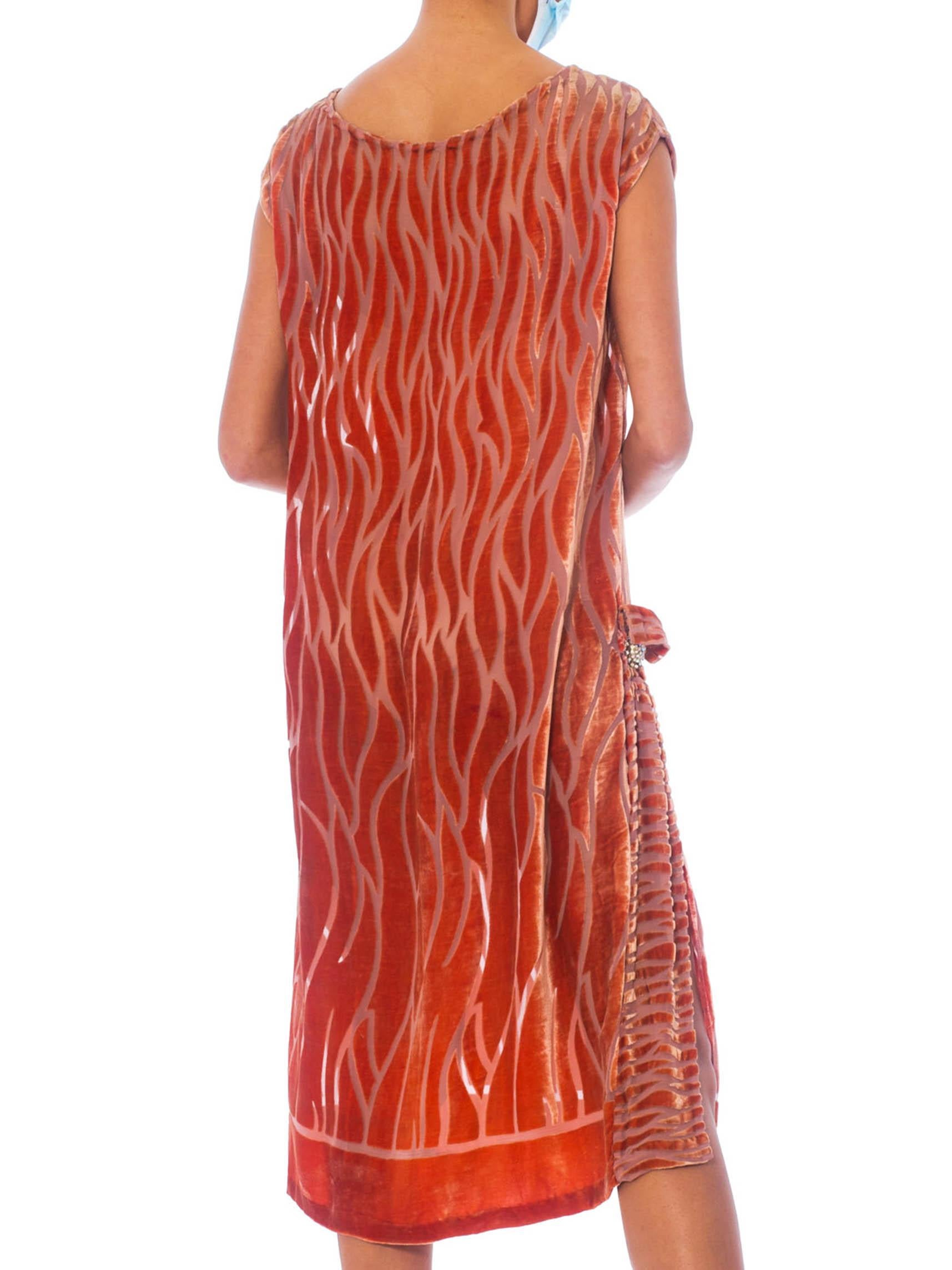 1920S Salmon Silk Burnout Velvet  Dress With Rhinestone Brooch & Side Slit For Sale 2